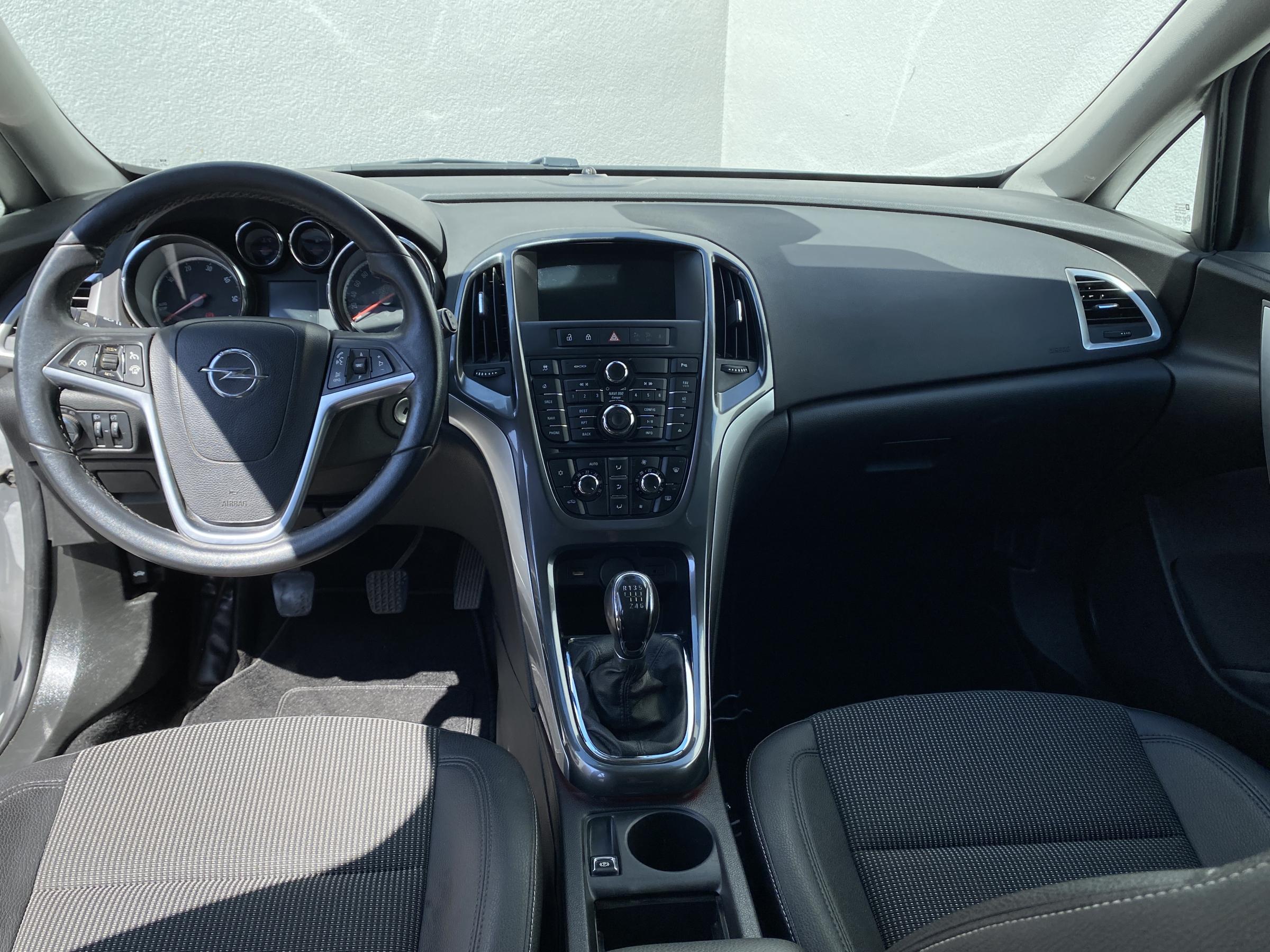 Opel Astra, 2014 - pohled č. 8