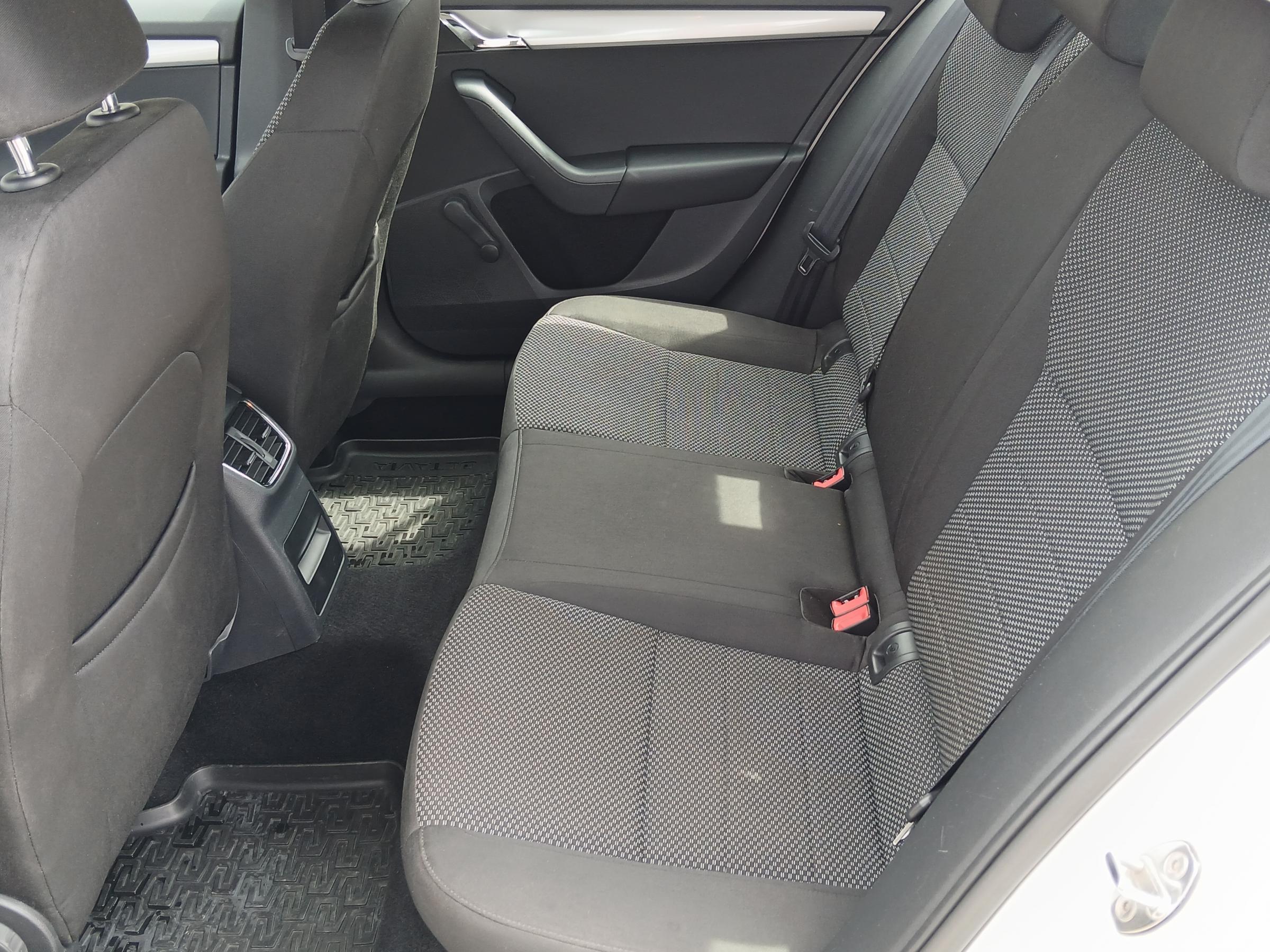 Škoda Octavia III, 2014 - pohled č. 11