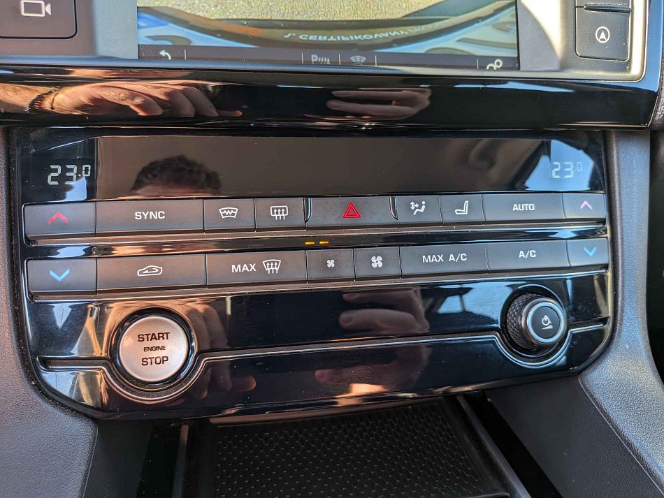 Jaguar F-Pace 2.0D  4x4