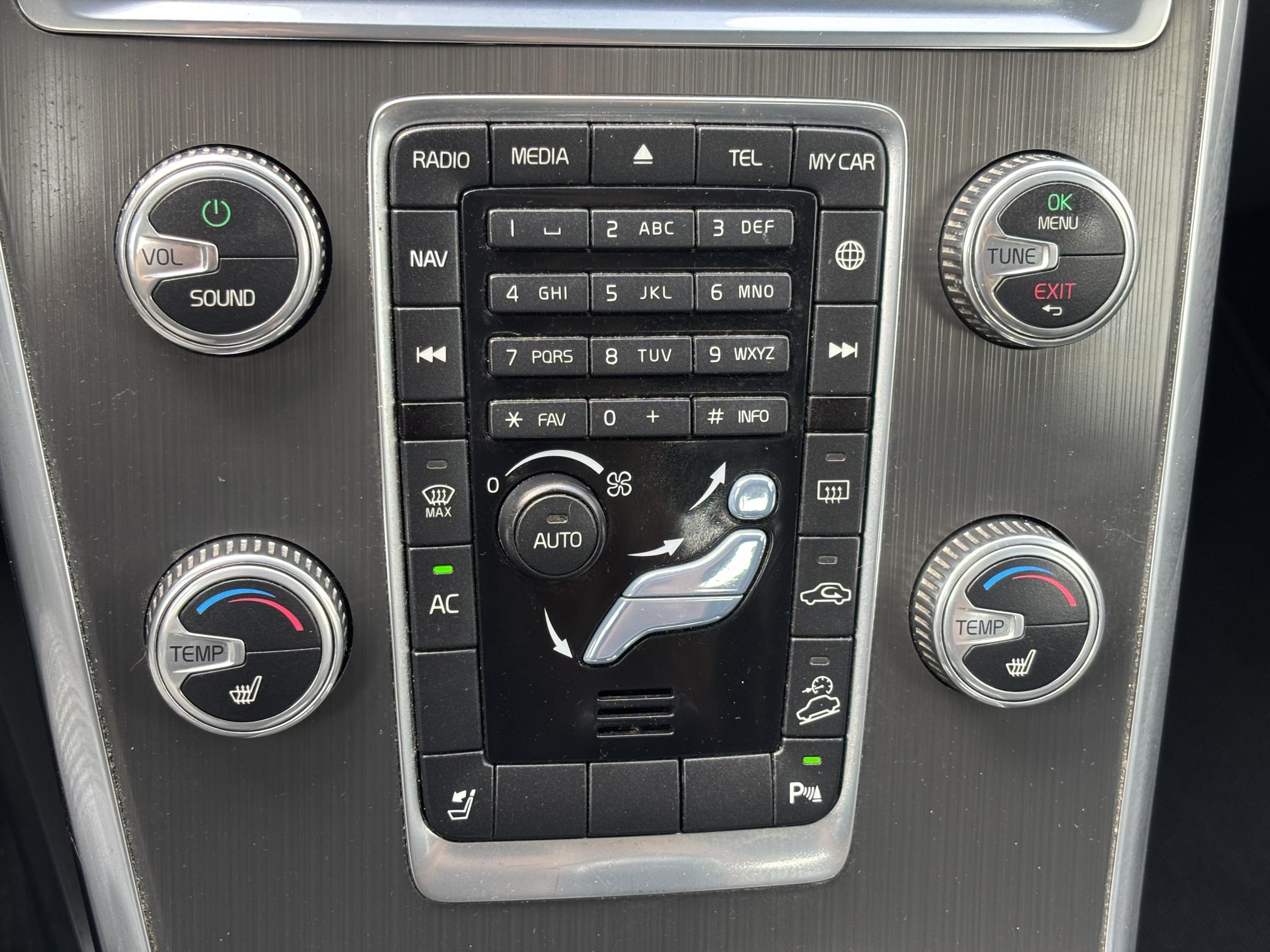 Volvo XC60, 2015 - pohled č. 18