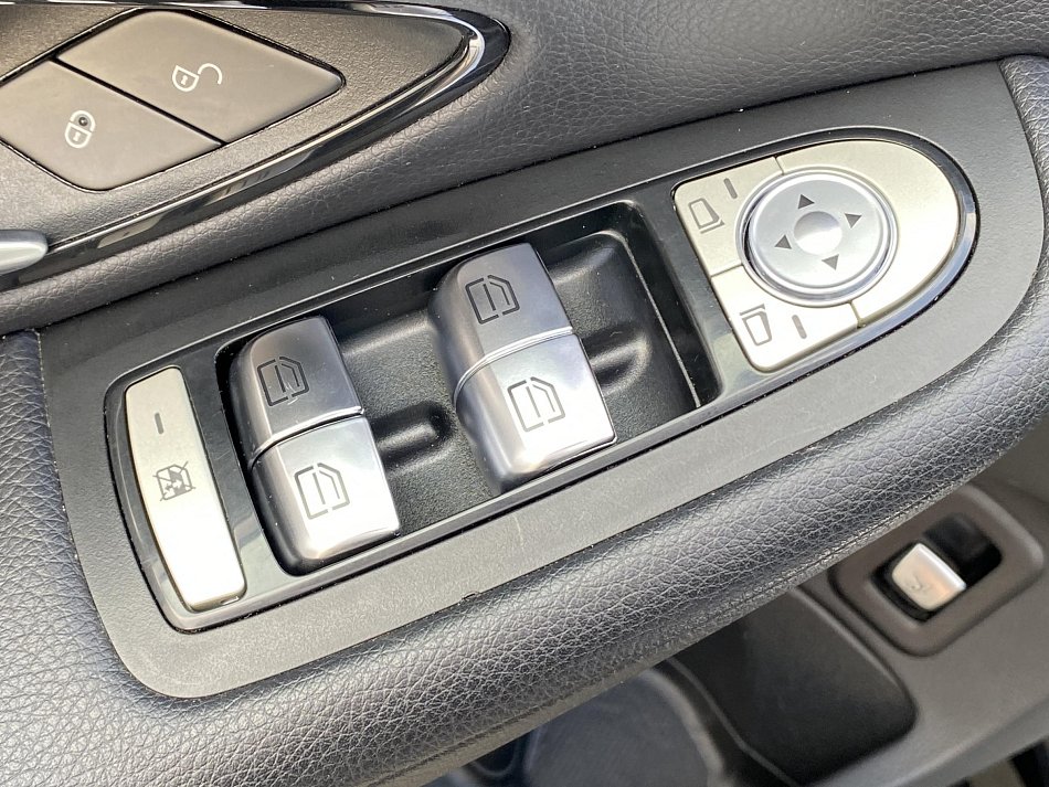 Mercedes-Benz Třída C 2.0CDi  C200