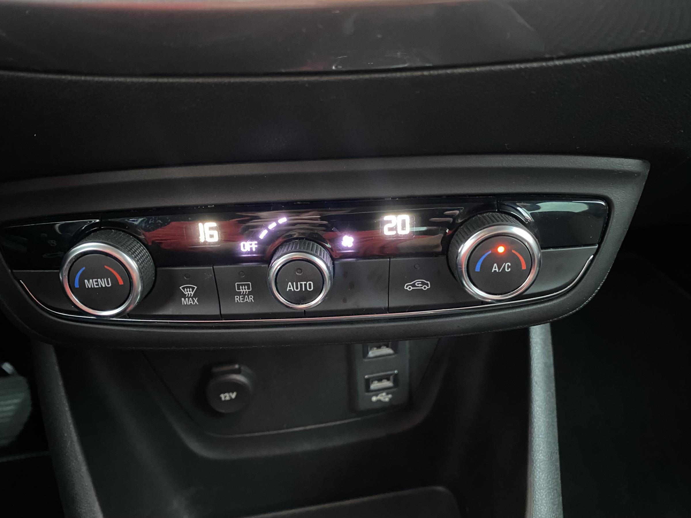 Vauxhall Crossland X, 2017 - pohled č. 19