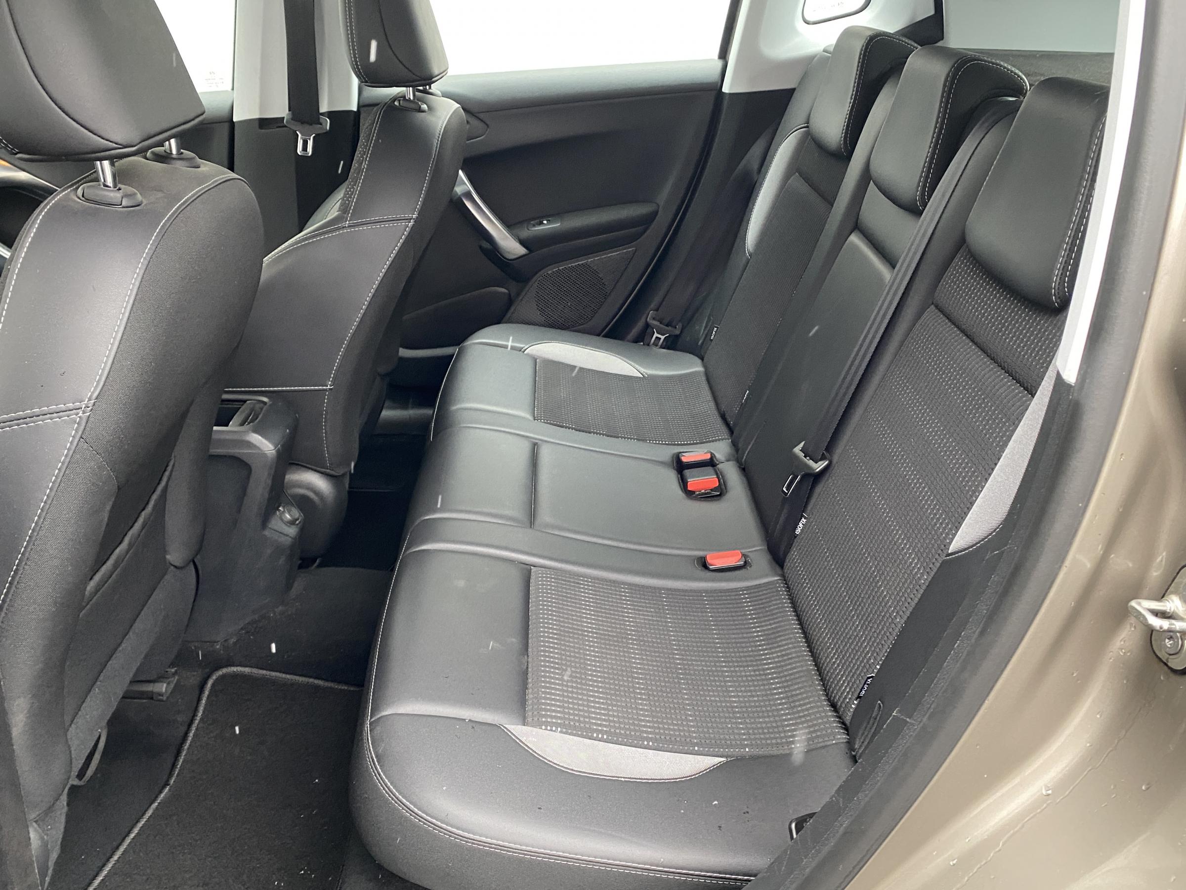 Peugeot 2008, 2015 - pohled č. 10