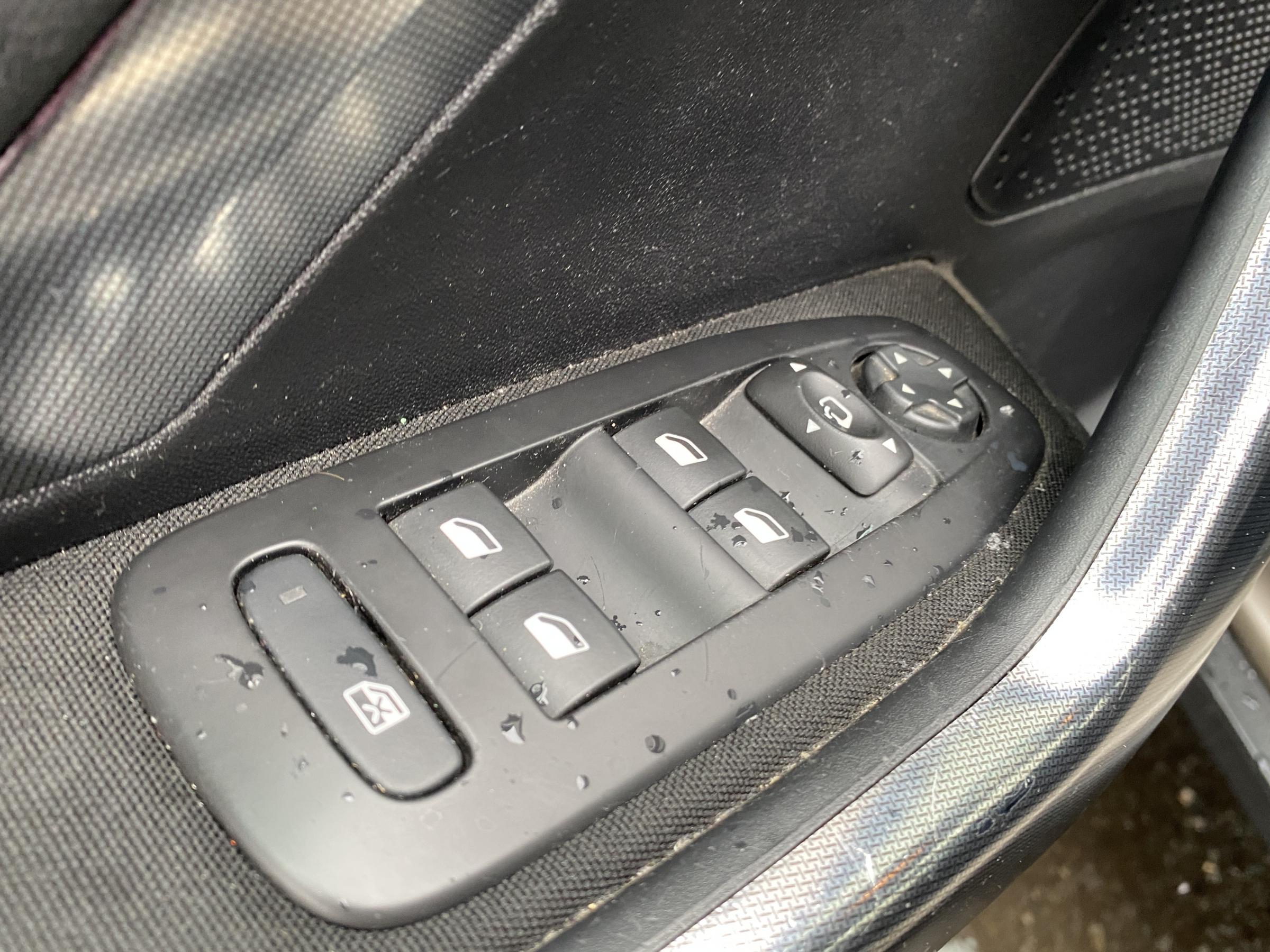 Peugeot 2008, 2015 - pohled č. 13