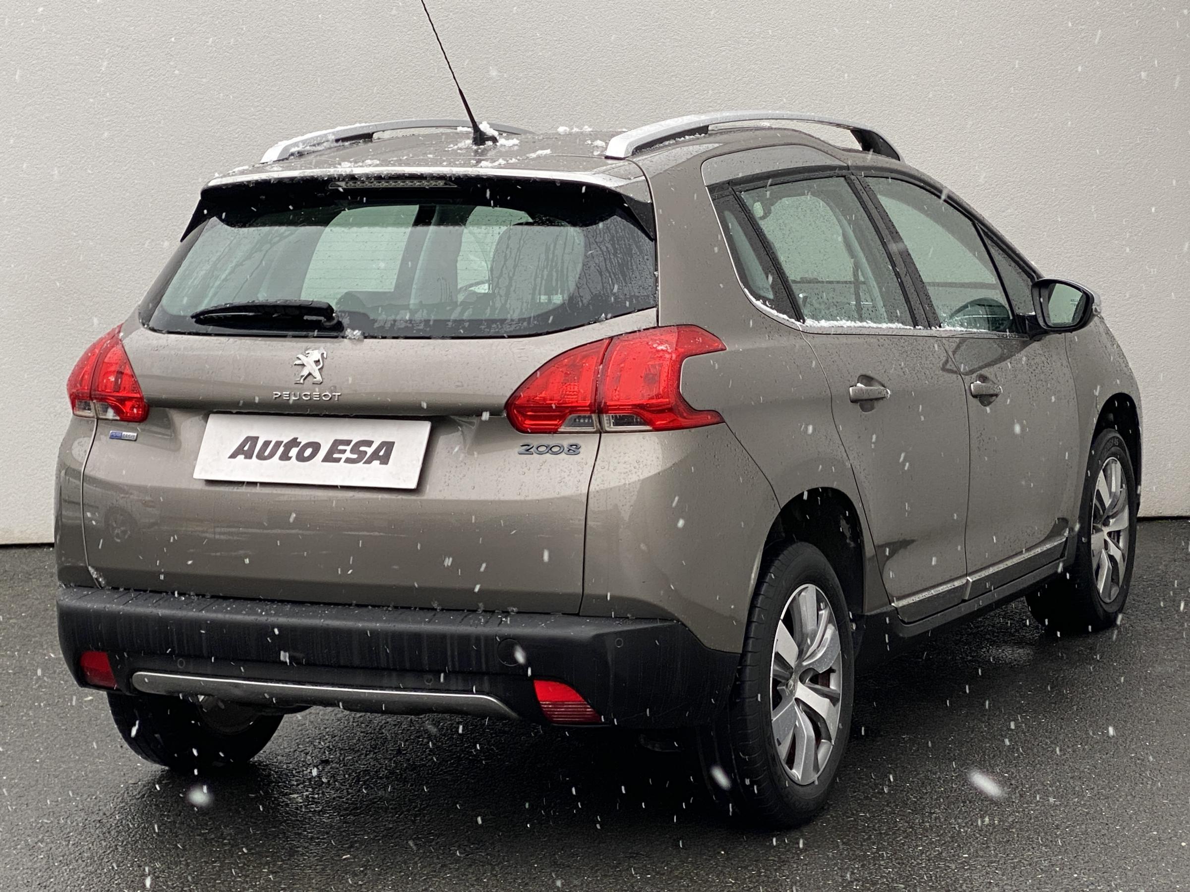 Peugeot 2008, 2015 - pohled č. 4
