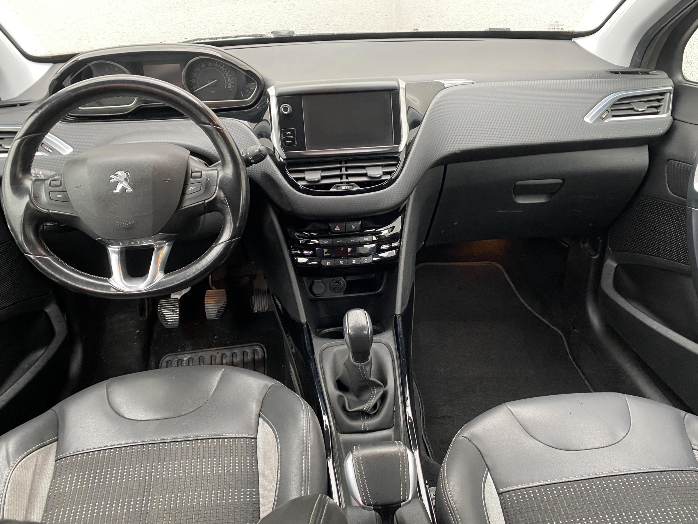 Peugeot 2008, 2015 - pohled č. 8