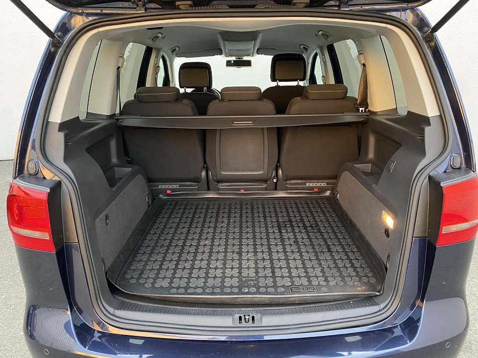 Volkswagen Touran 2.0 TDi 