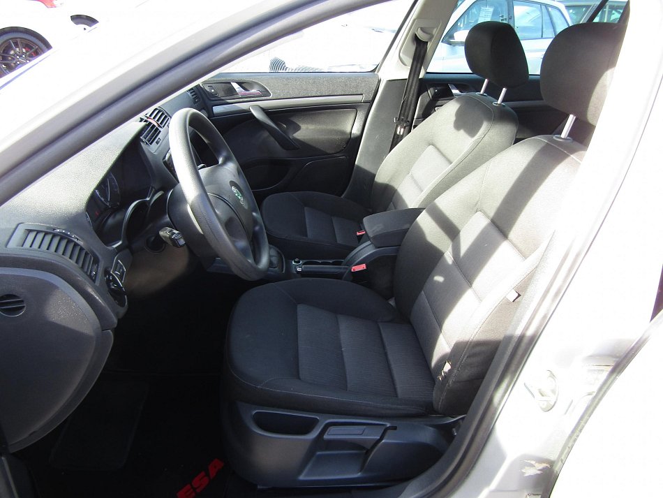 Škoda Octavia II 1.6 FSi 