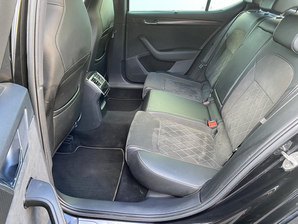 Škoda Superb III 2.0 TSi SportLine