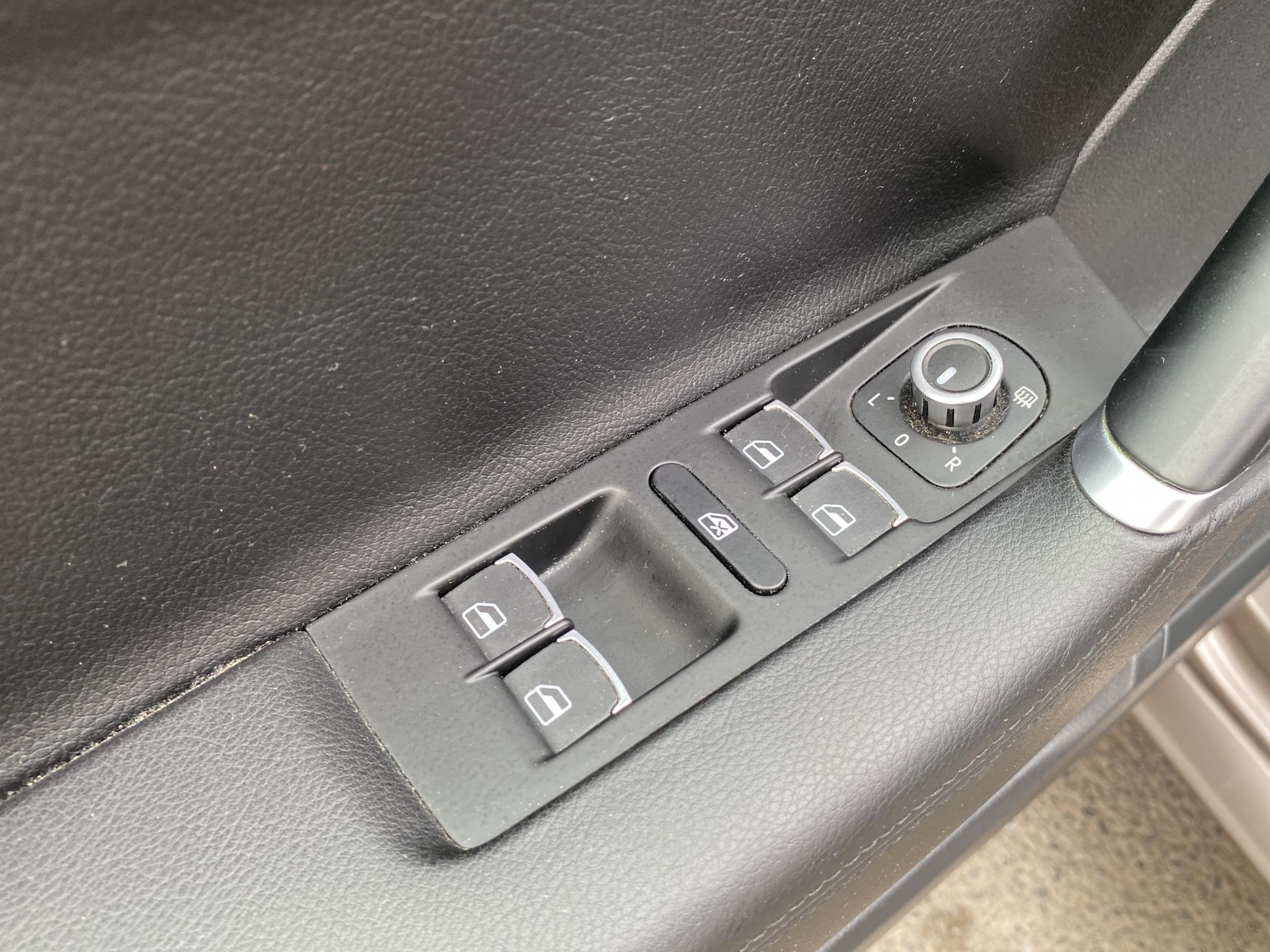 Volkswagen Passat, 2010 - pohled č. 13