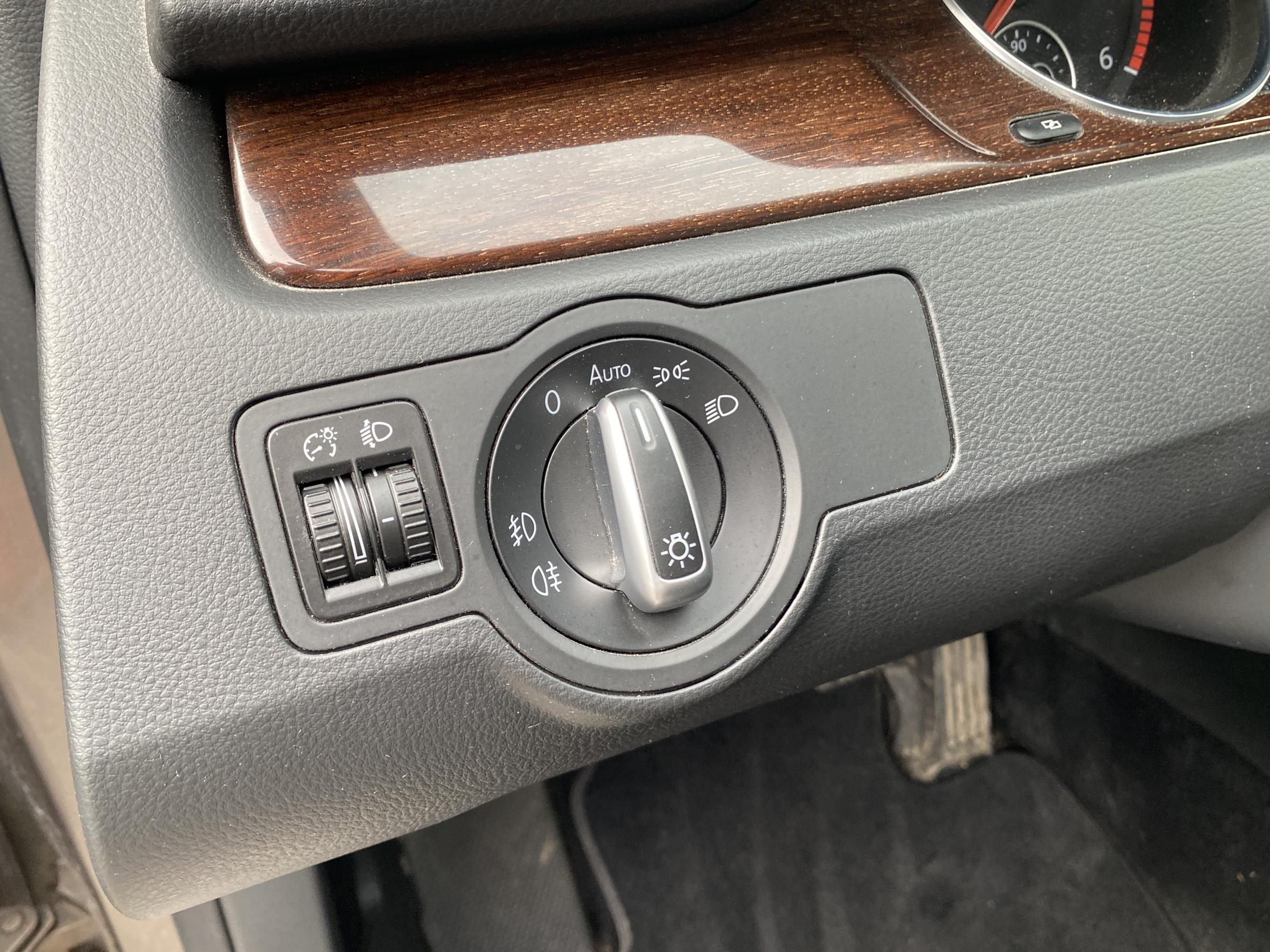 Volkswagen Passat, 2010 - pohled č. 15