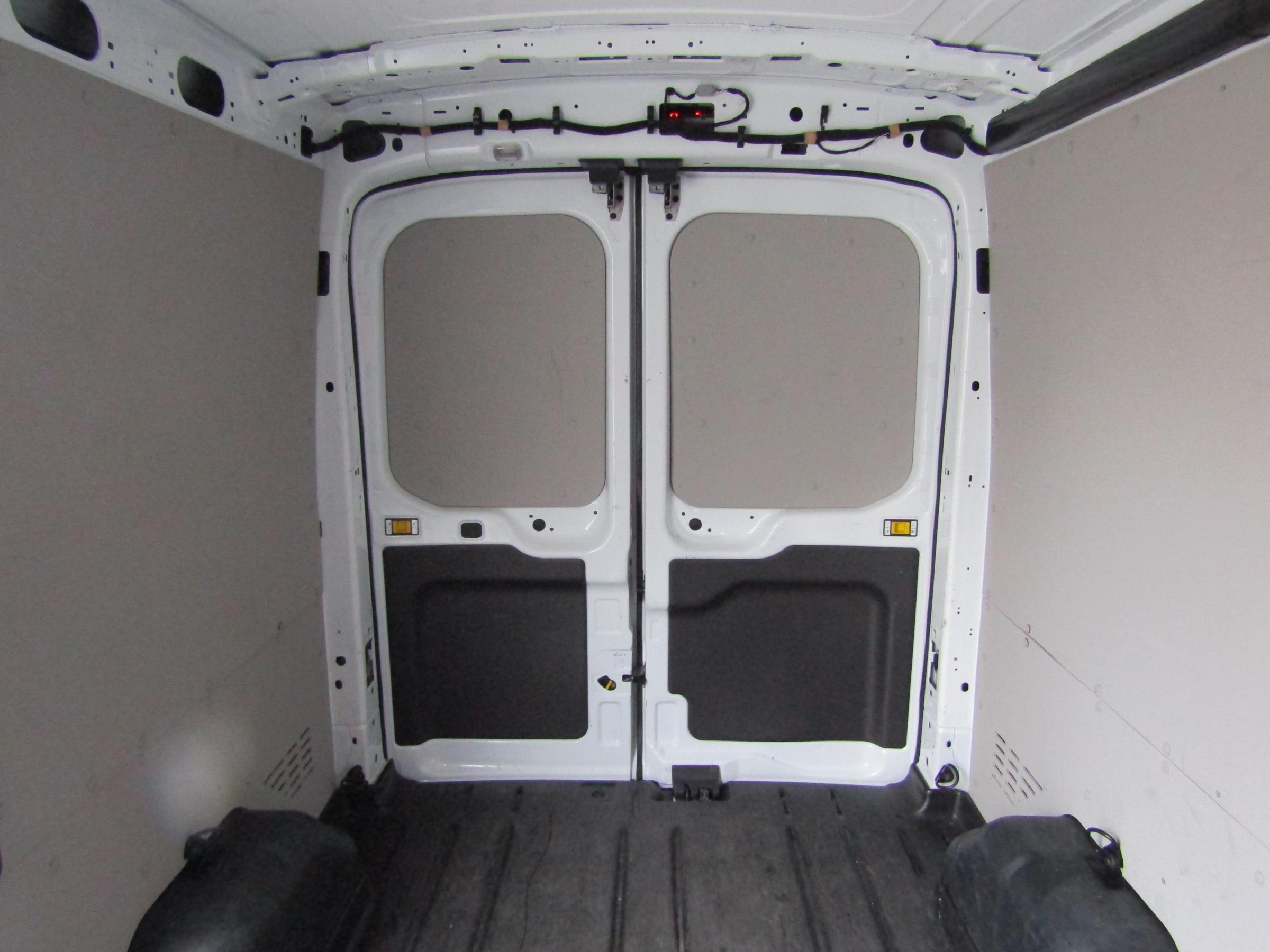 Ford Transit, 2022 - pohled č. 15