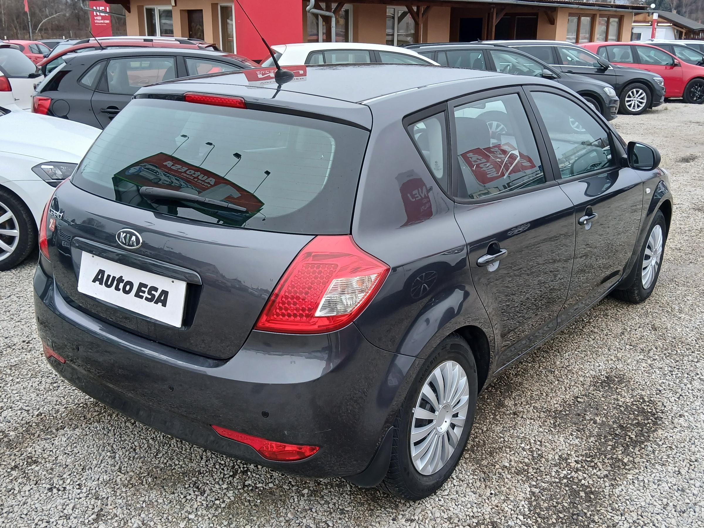 Kia Cee´d, 2010 - pohled č. 4