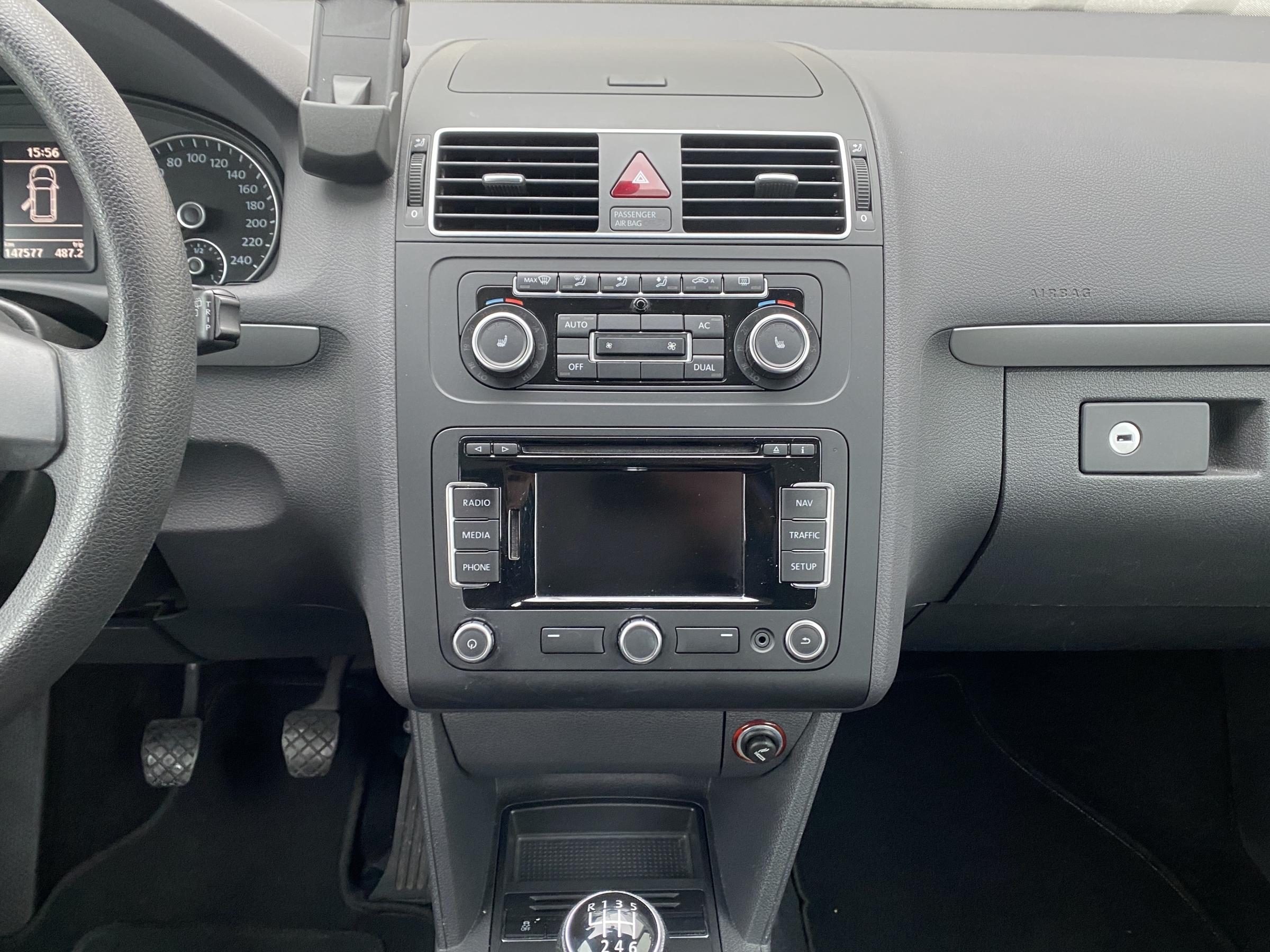 Volkswagen Touran, 2012 - pohled č. 12