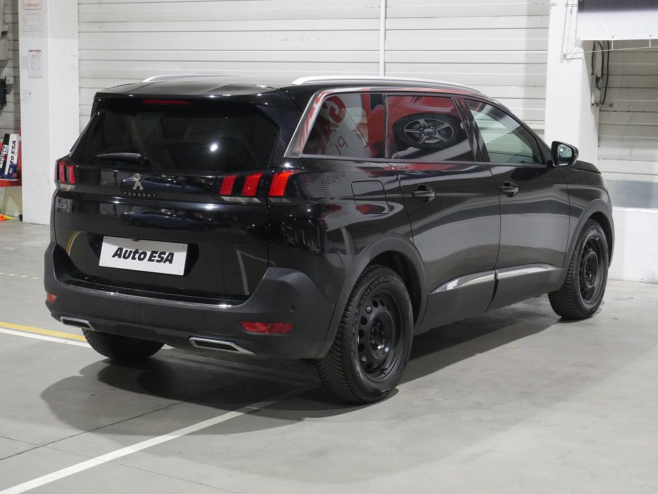 Peugeot 5008 1.5 HDi 