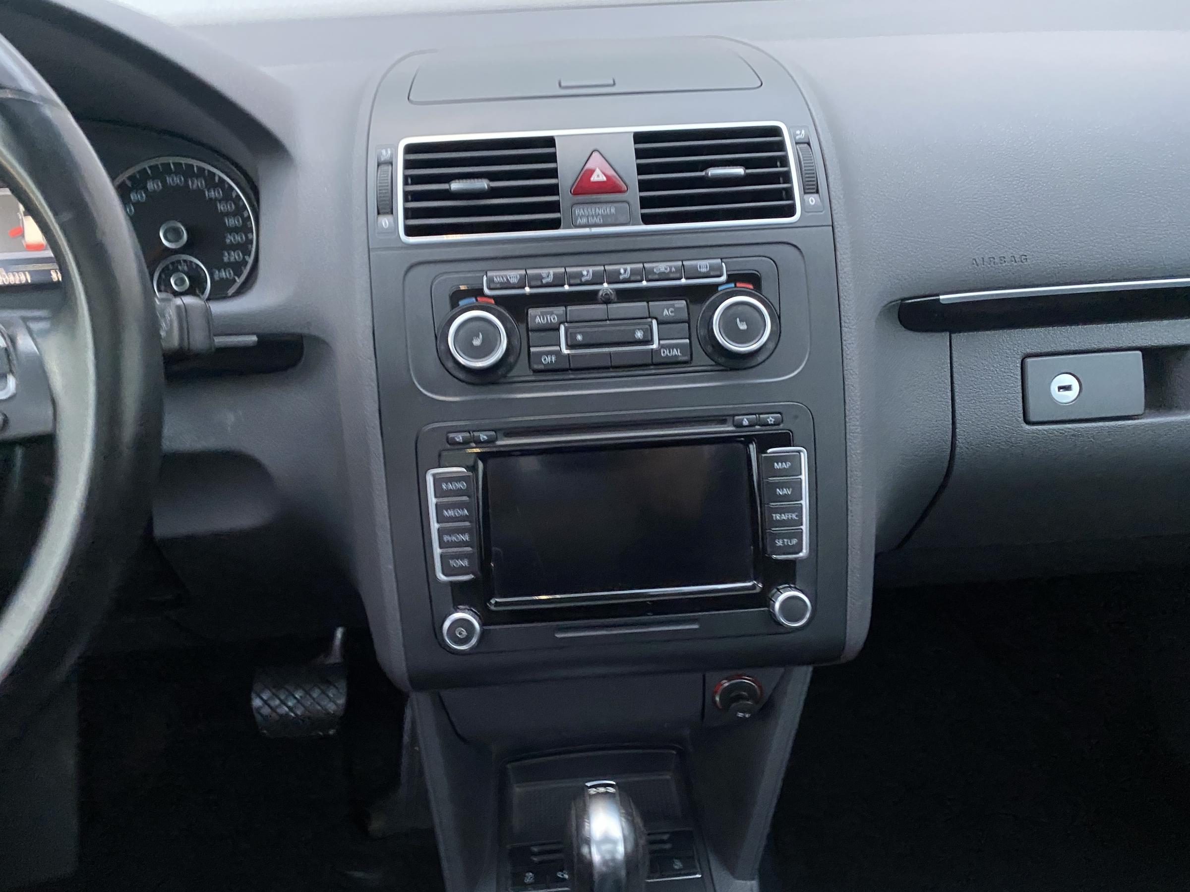 Volkswagen Touran, 2011 - pohled č. 12