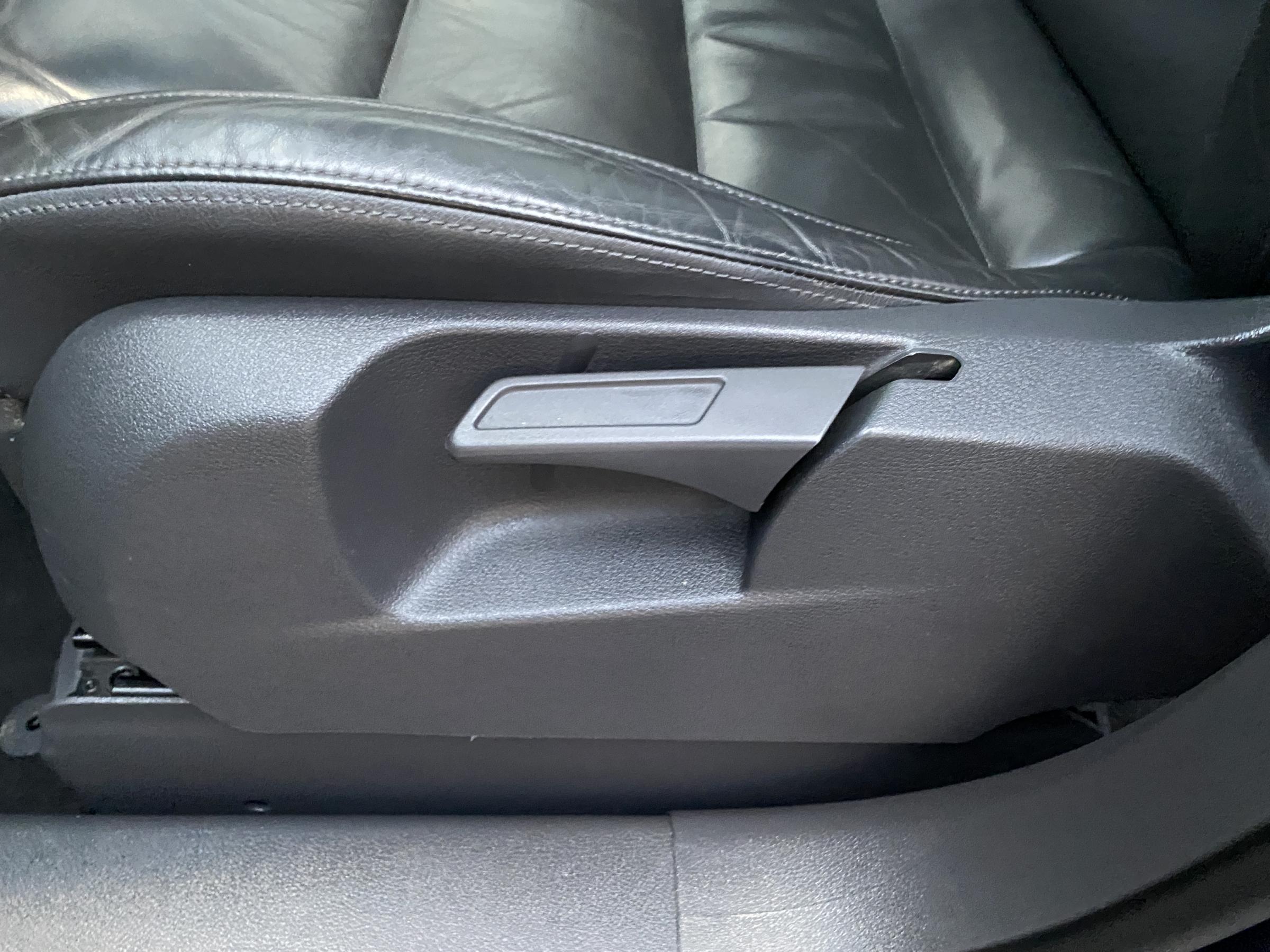 Volkswagen Touran, 2011 - pohled č. 14