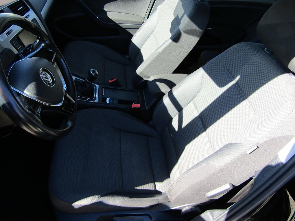 Volkswagen Golf 1.6 TDi 