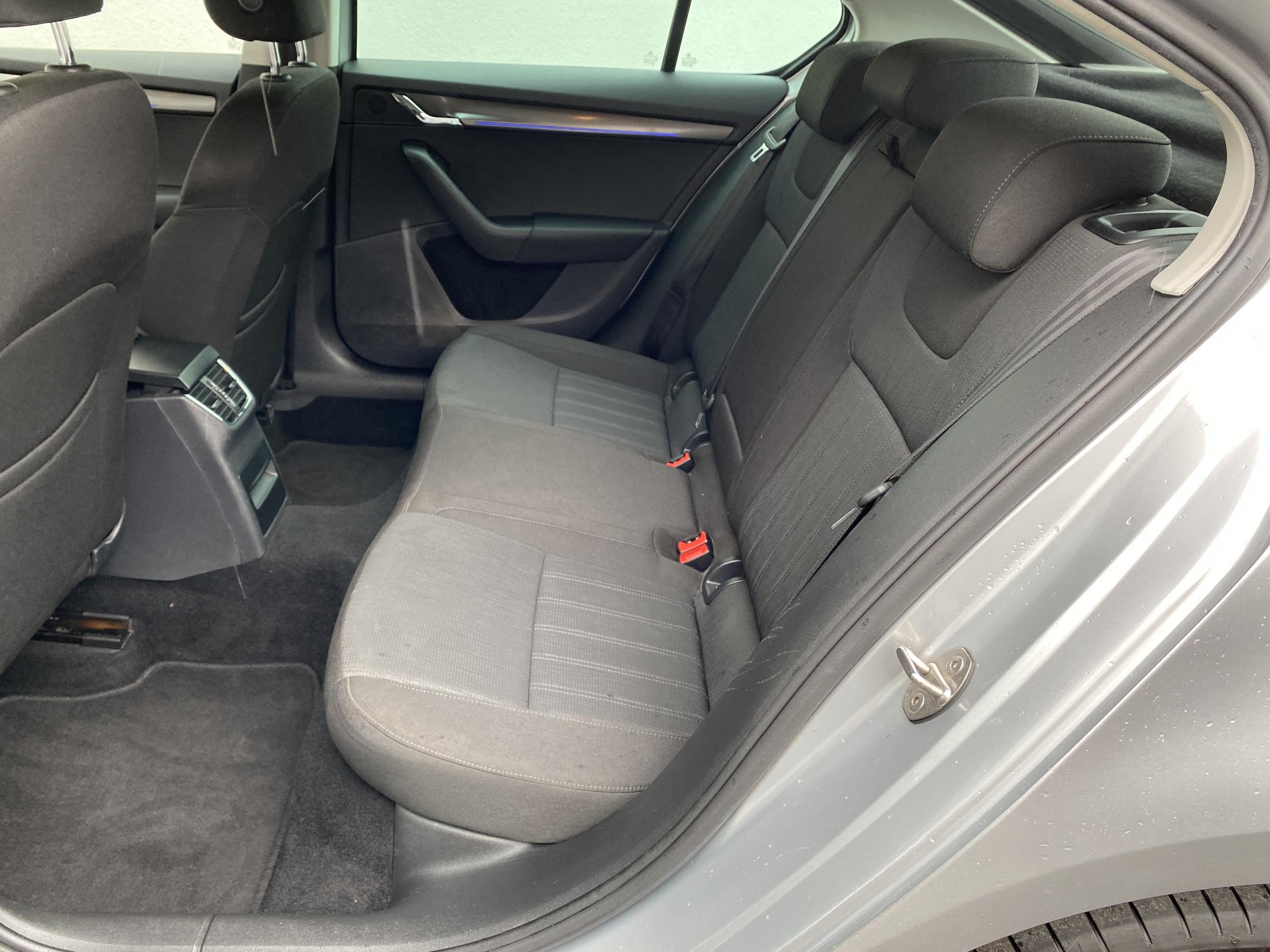 Škoda Octavia III, 2018 - pohled č. 10