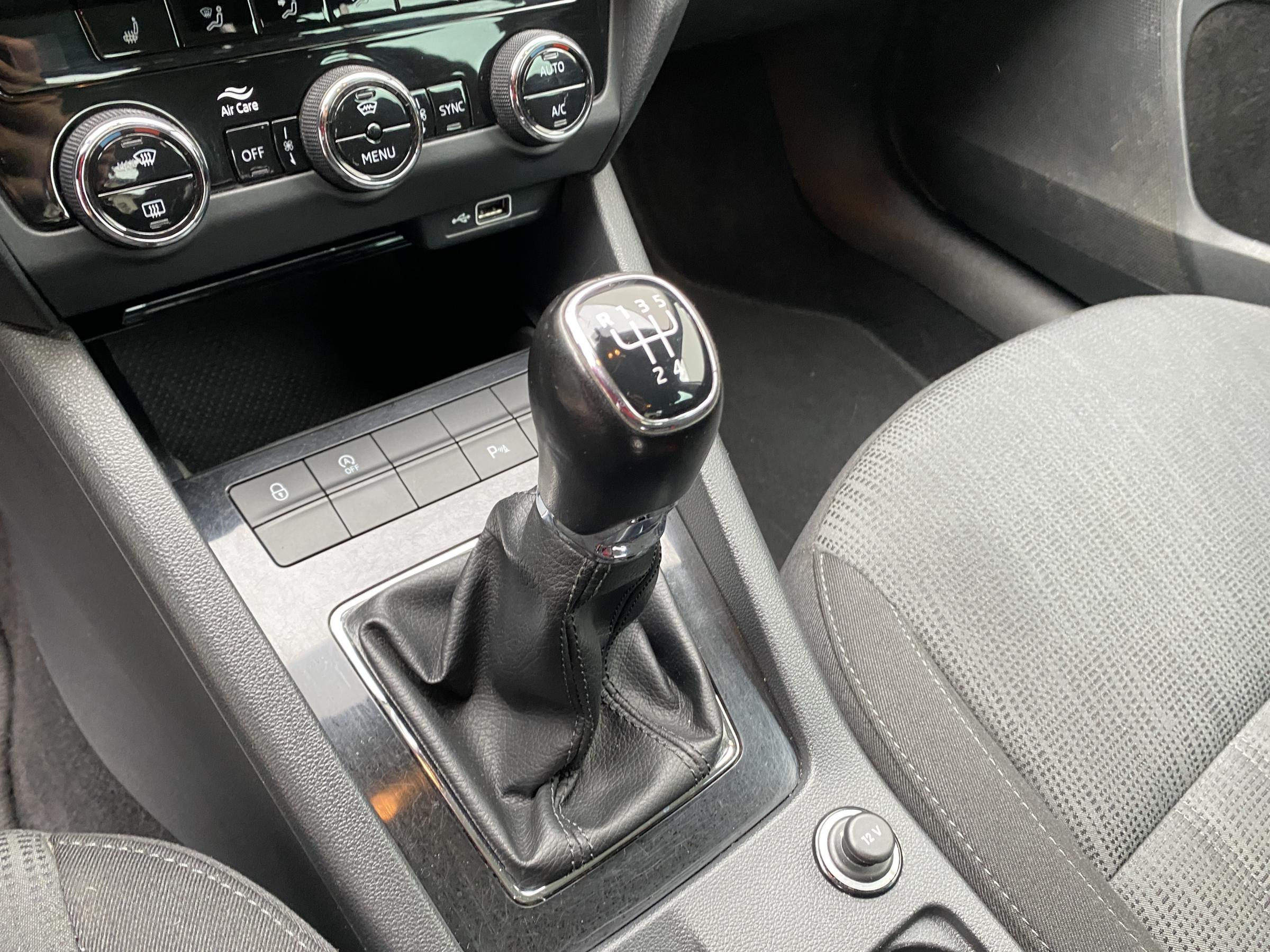 Škoda Octavia III, 2018 - pohled č. 16