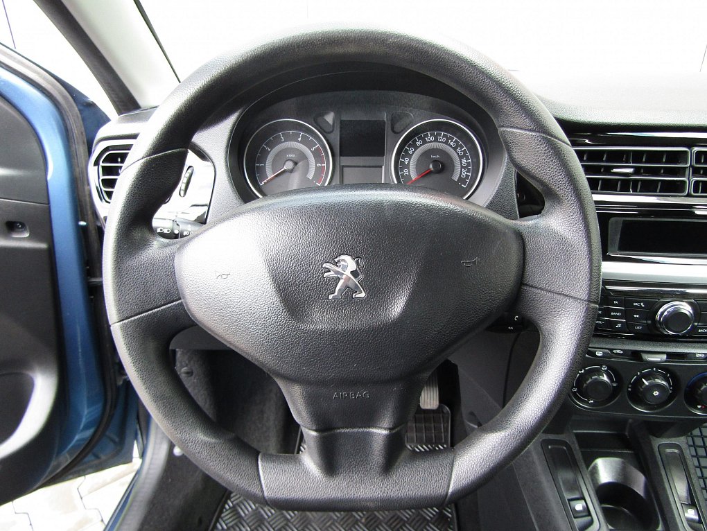 Peugeot 301 1.2 i 