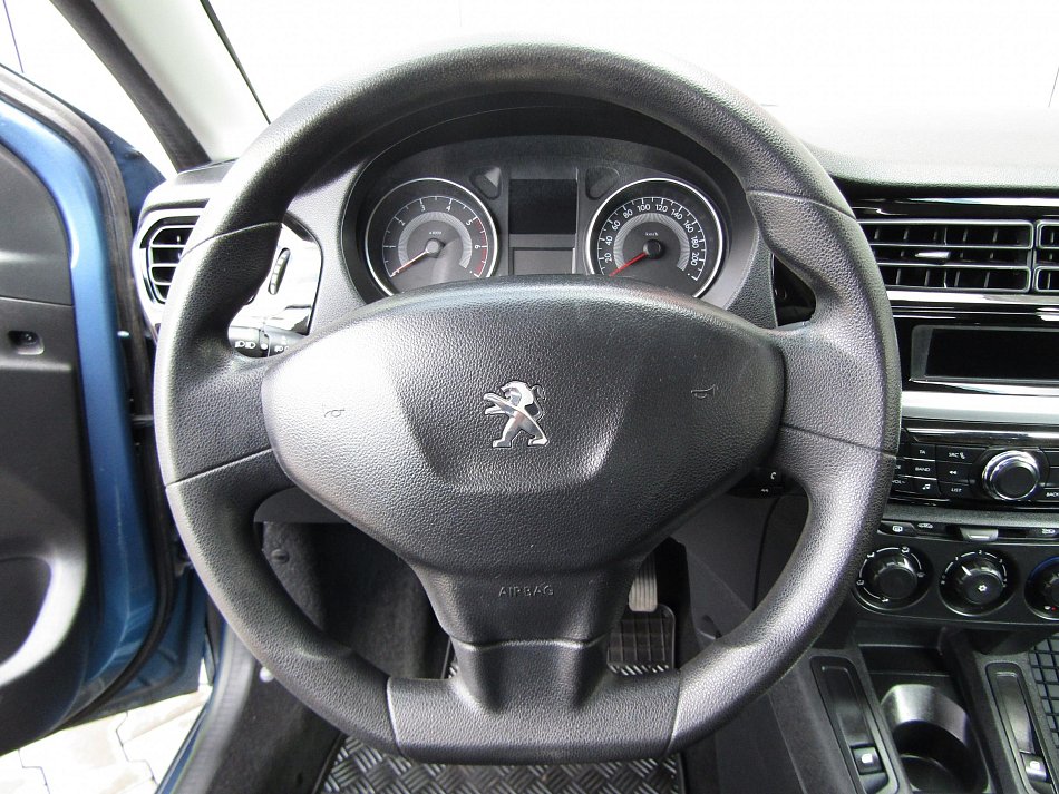 Peugeot 301 1.2 i 