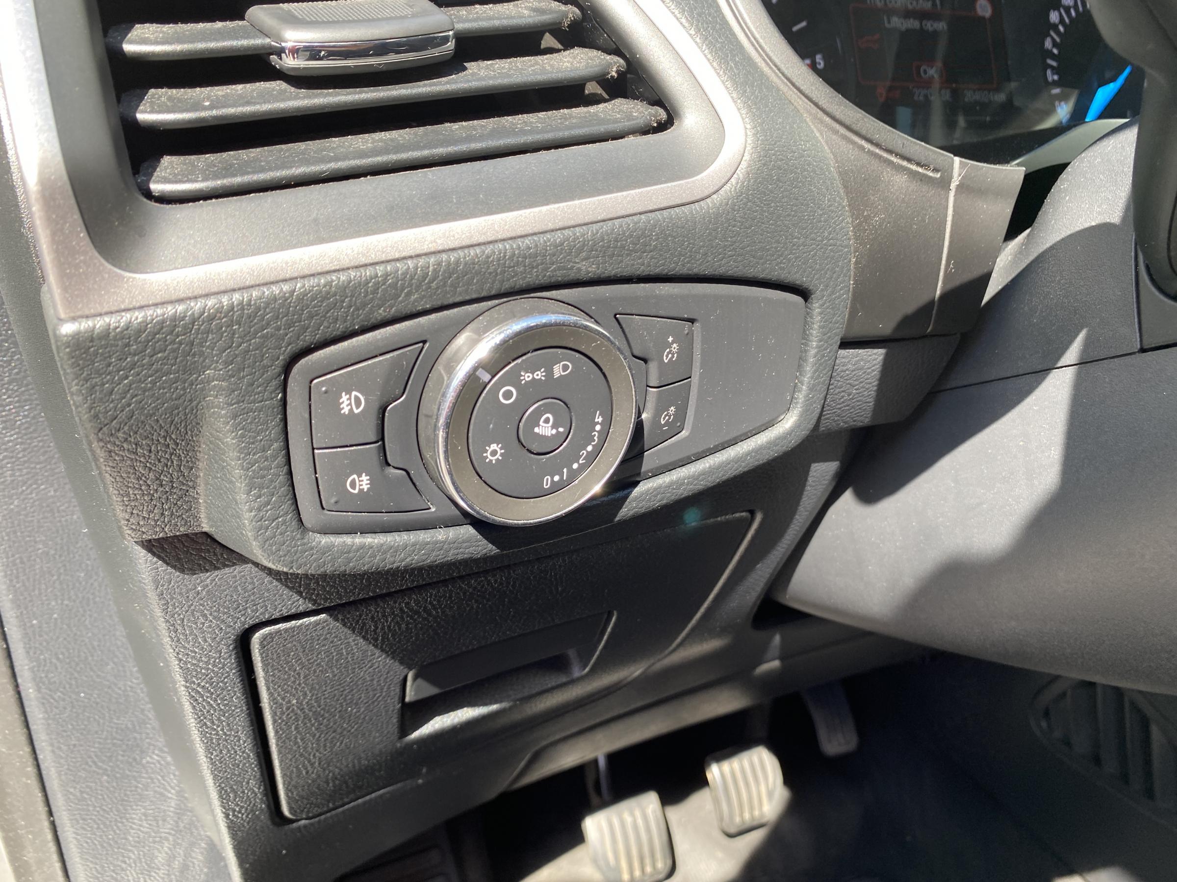 Ford S-MAX, 2015 - pohled č. 17