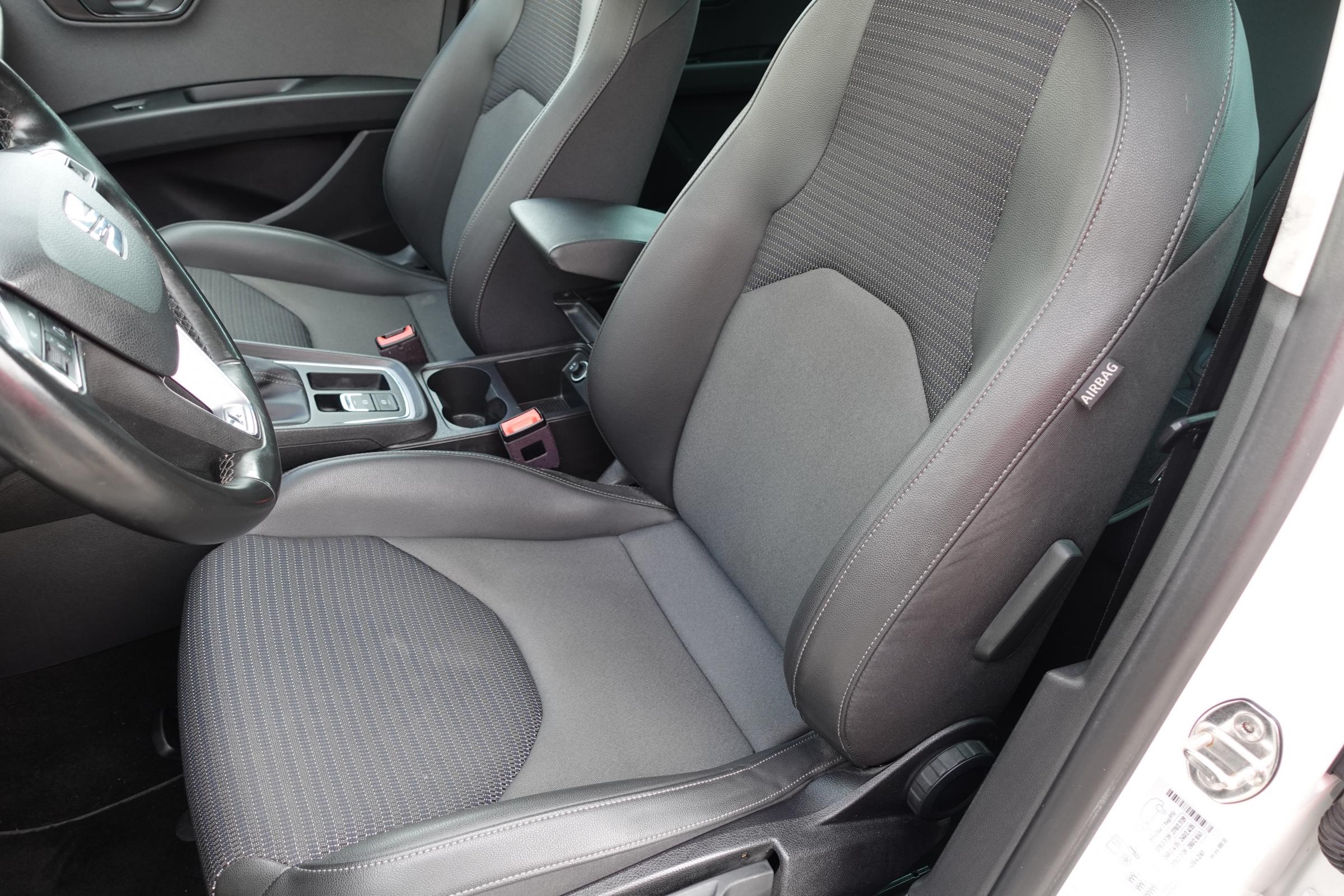 Seat Leon, 2019 - pohled č. 10