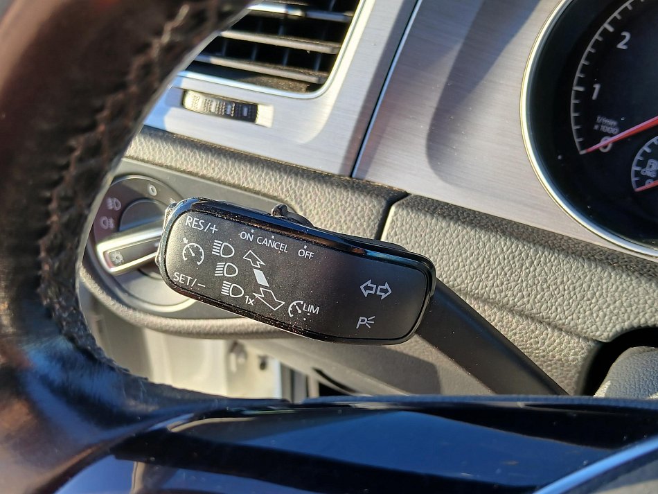 Volkswagen Golf 1.4 TSi 