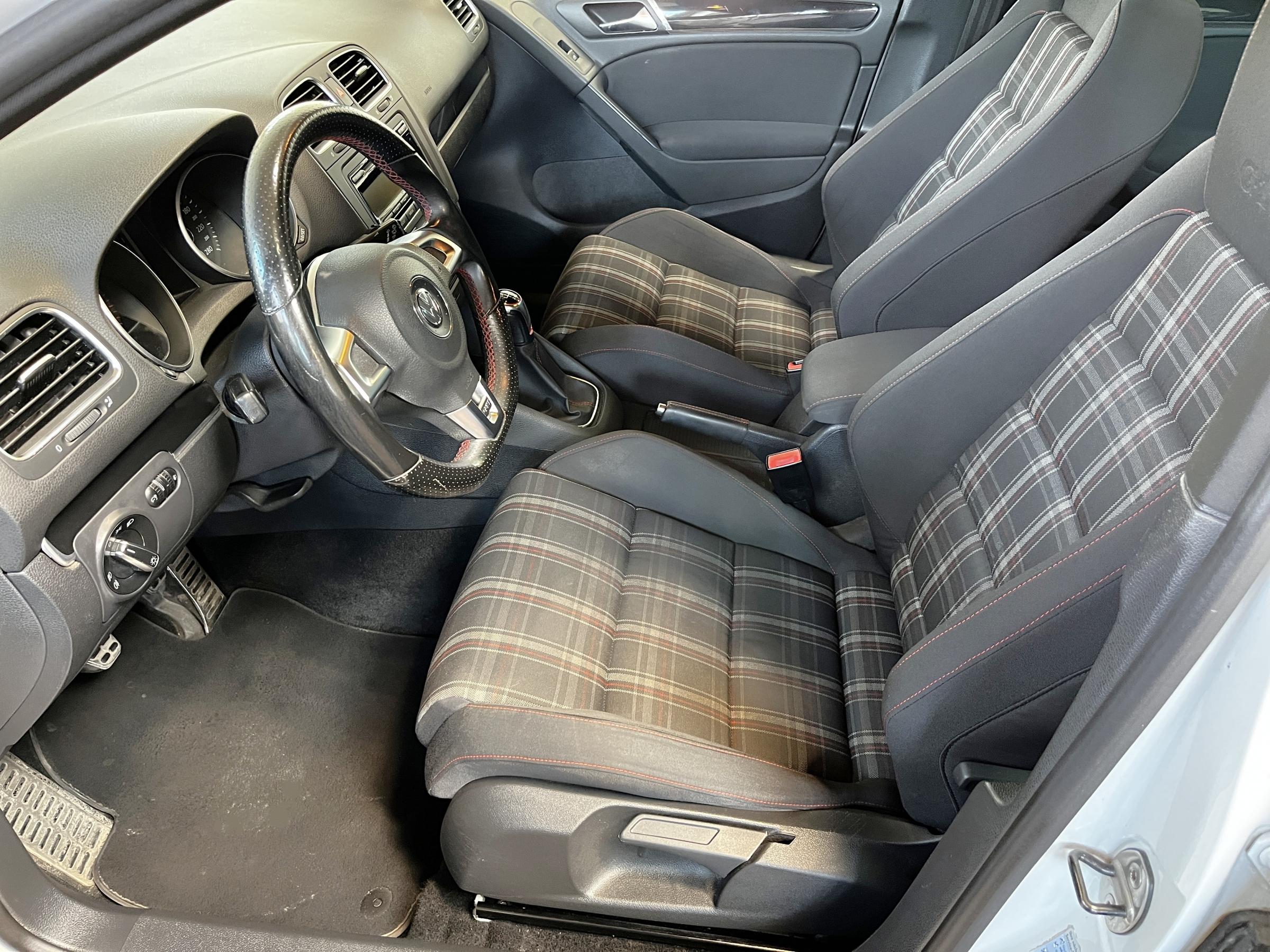 Volkswagen Golf, 2010 - pohled č. 9