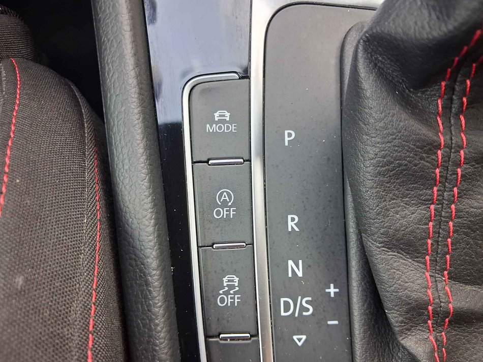 Volkswagen Golf 2.0 TSi GTi