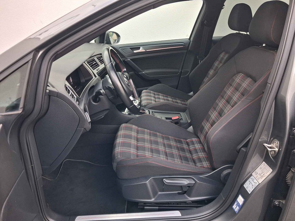 Volkswagen Golf 2.0 TSi GTi