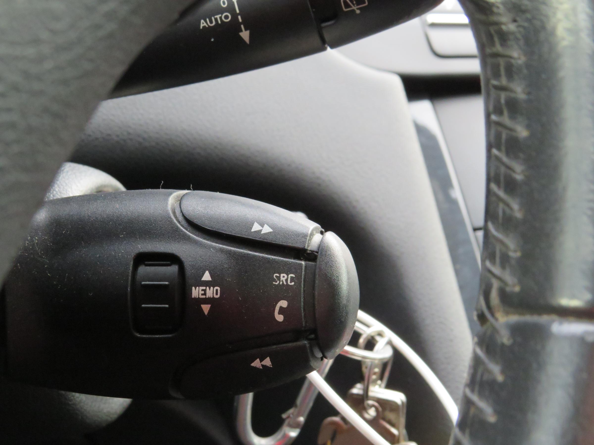 Peugeot 5008, 2012 - pohled č. 15