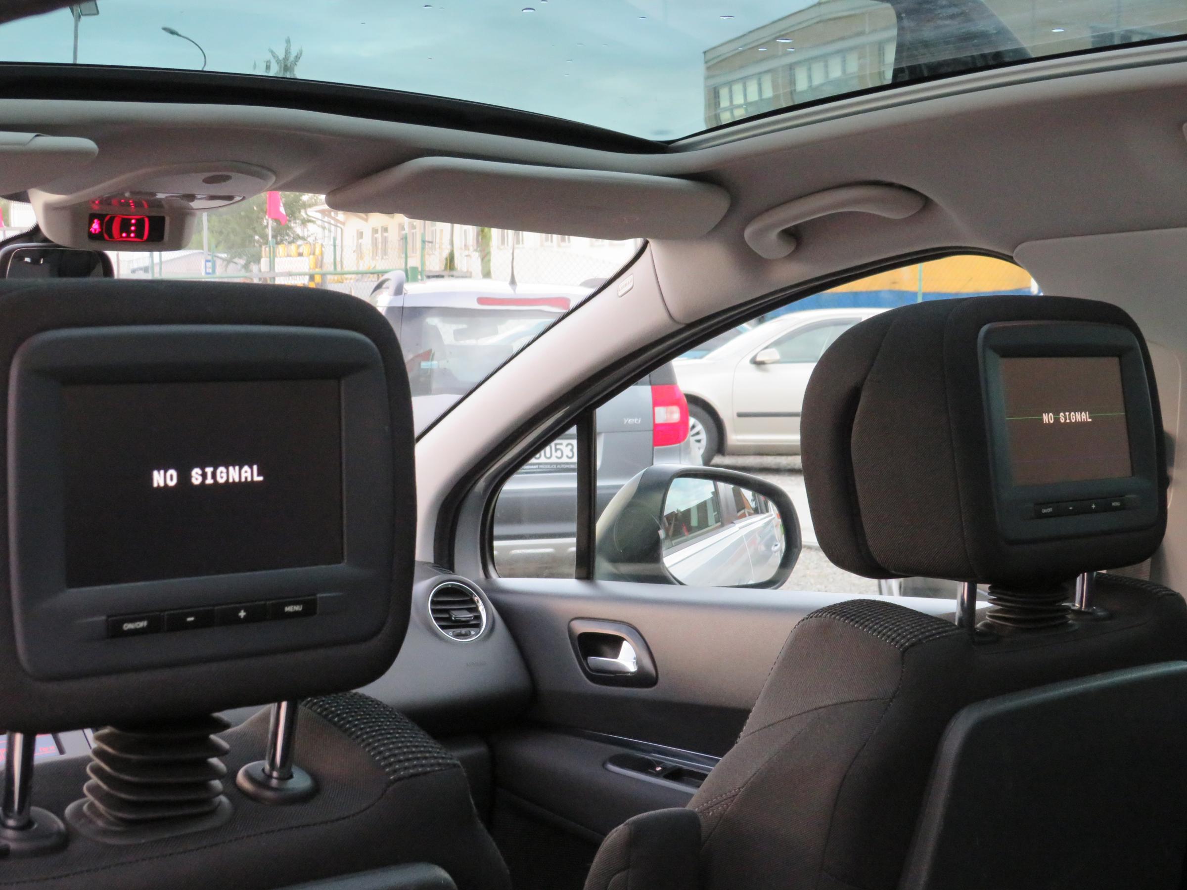 Peugeot 5008, 2012 - pohled č. 23