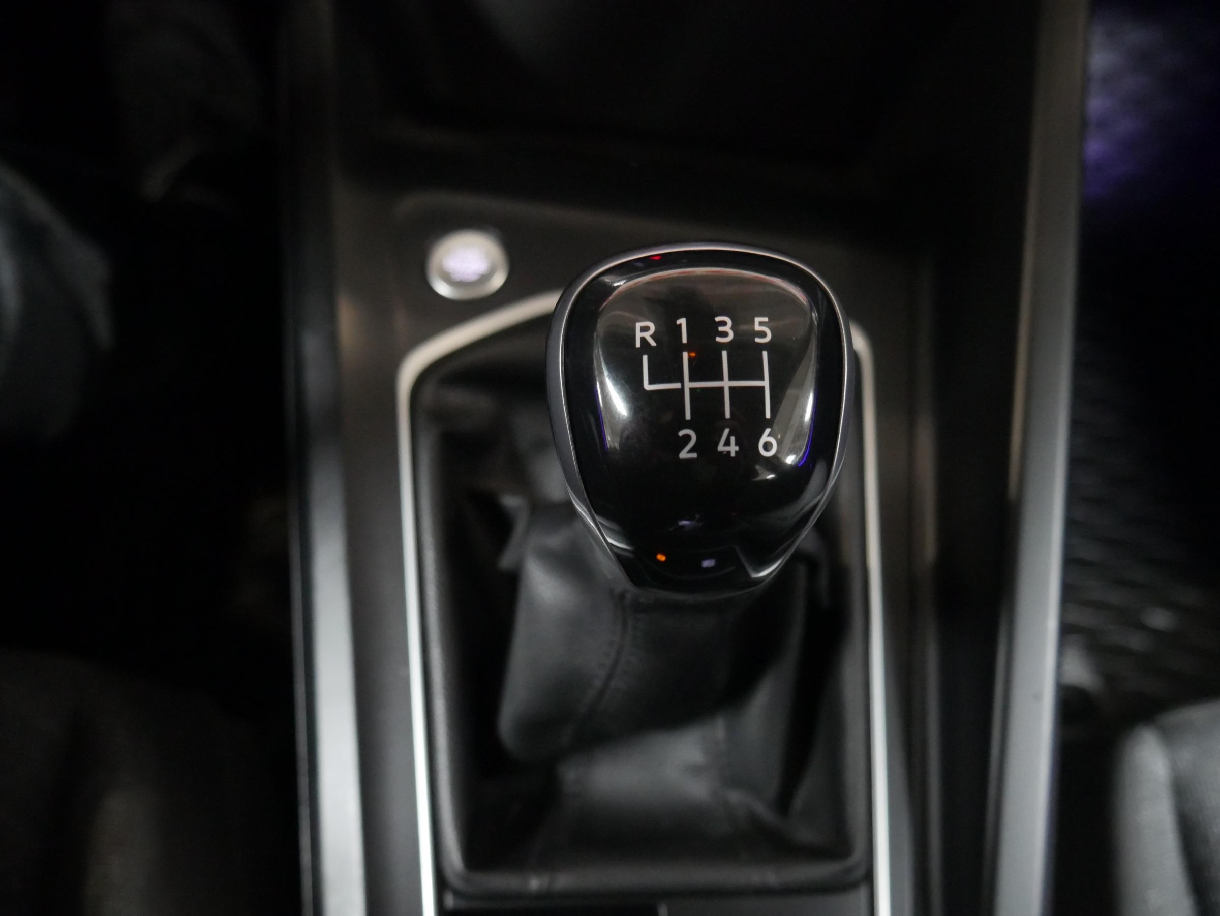 Volkswagen Golf, 2020 - pohled č. 15