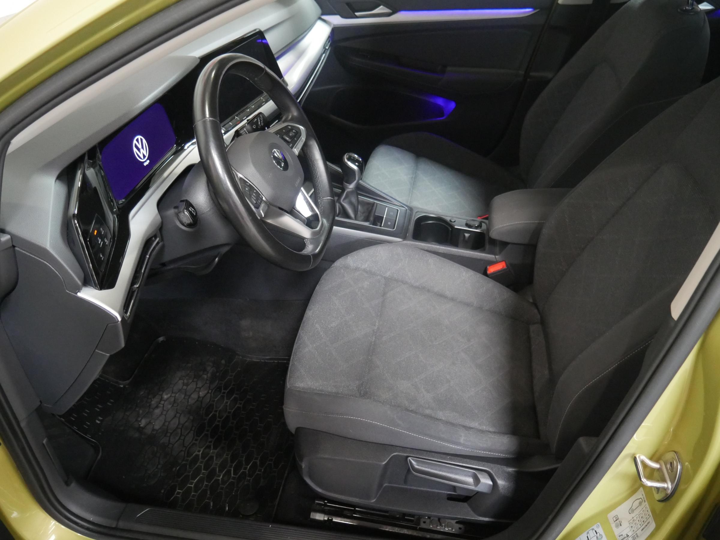 Volkswagen Golf, 2020 - pohled č. 8