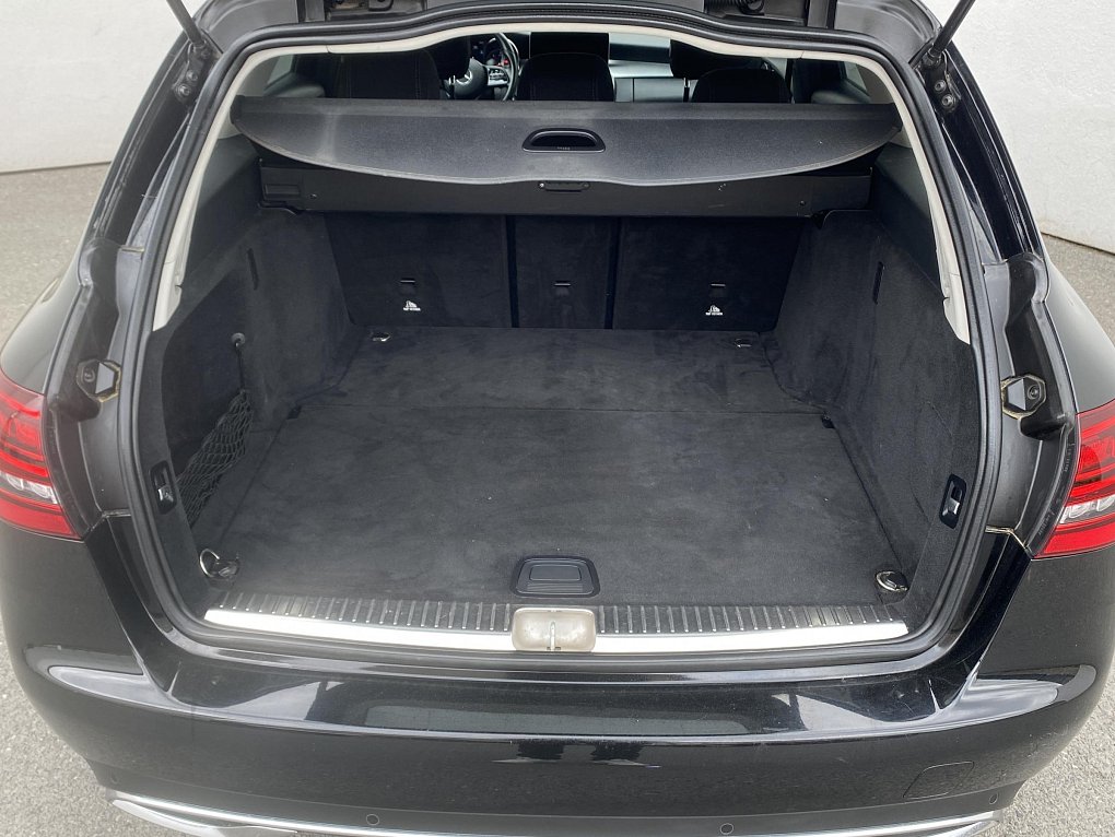 Mercedes-Benz Třída C 2.0 Avantgarde C220d
