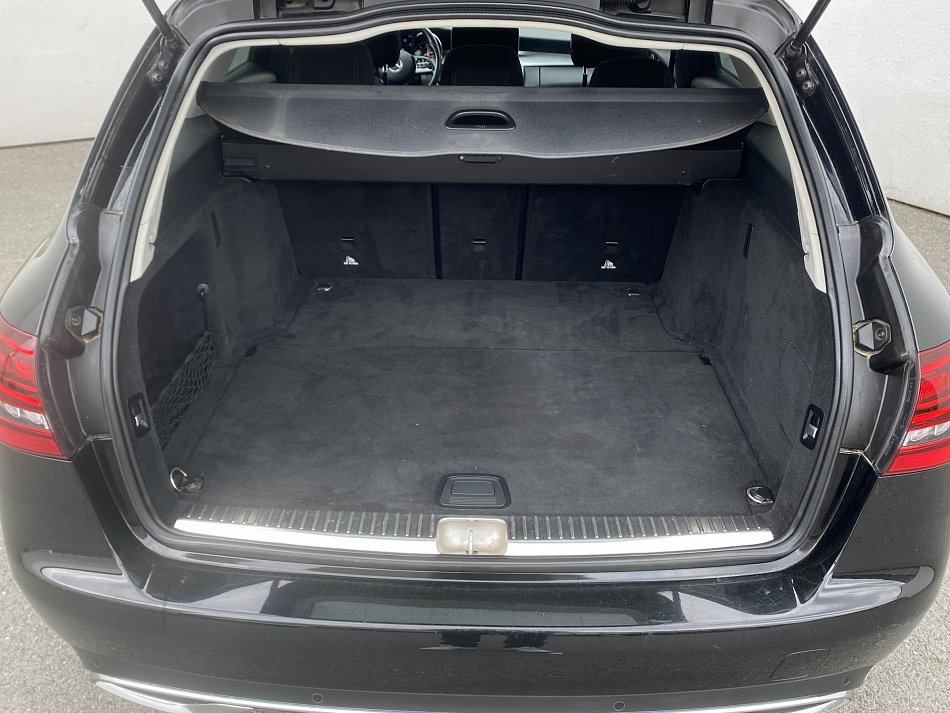 Mercedes-Benz Třída C 2.0 Avantgarde C220d