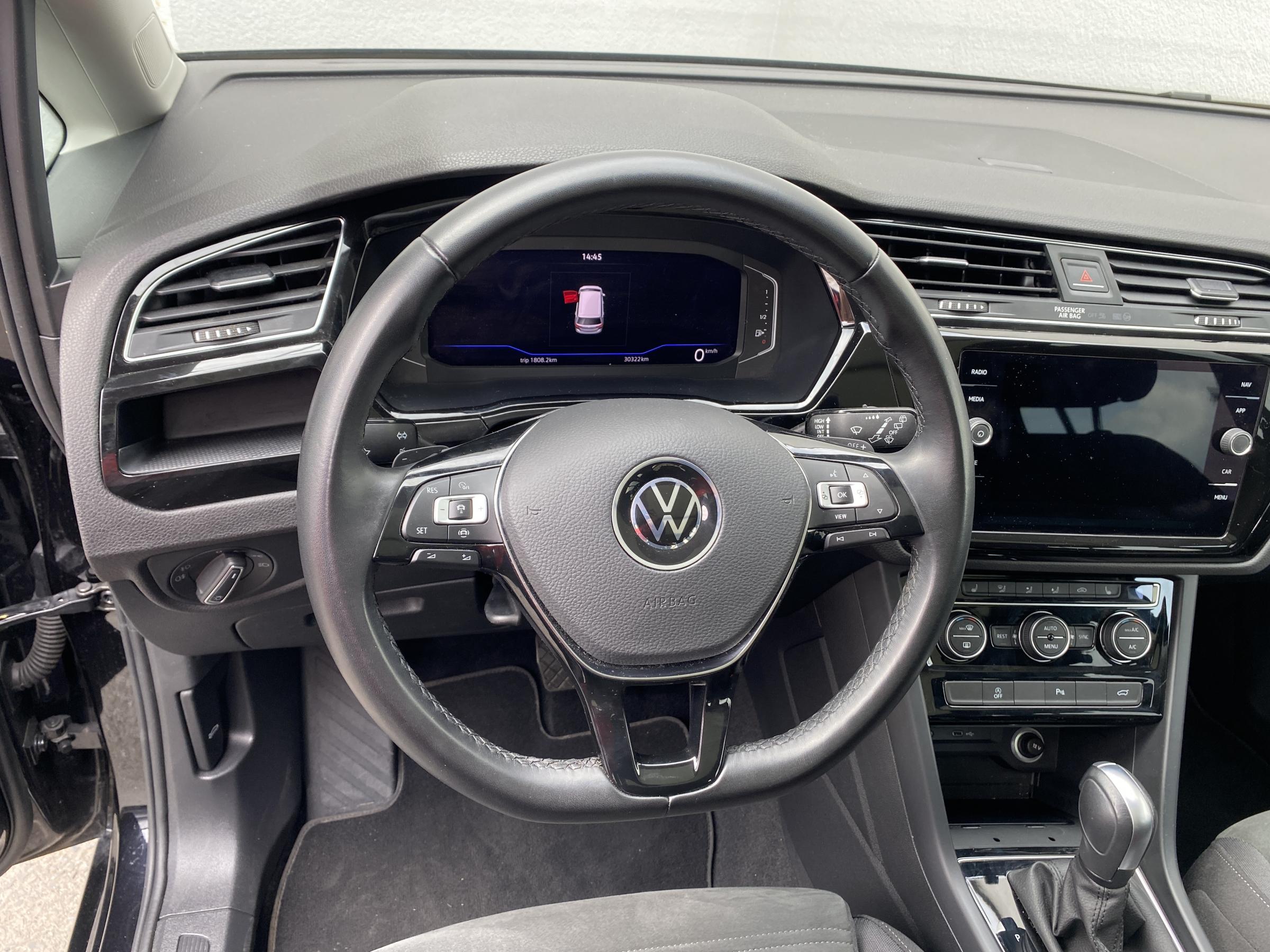 Volkswagen Touran, 2022 - pohled č. 15