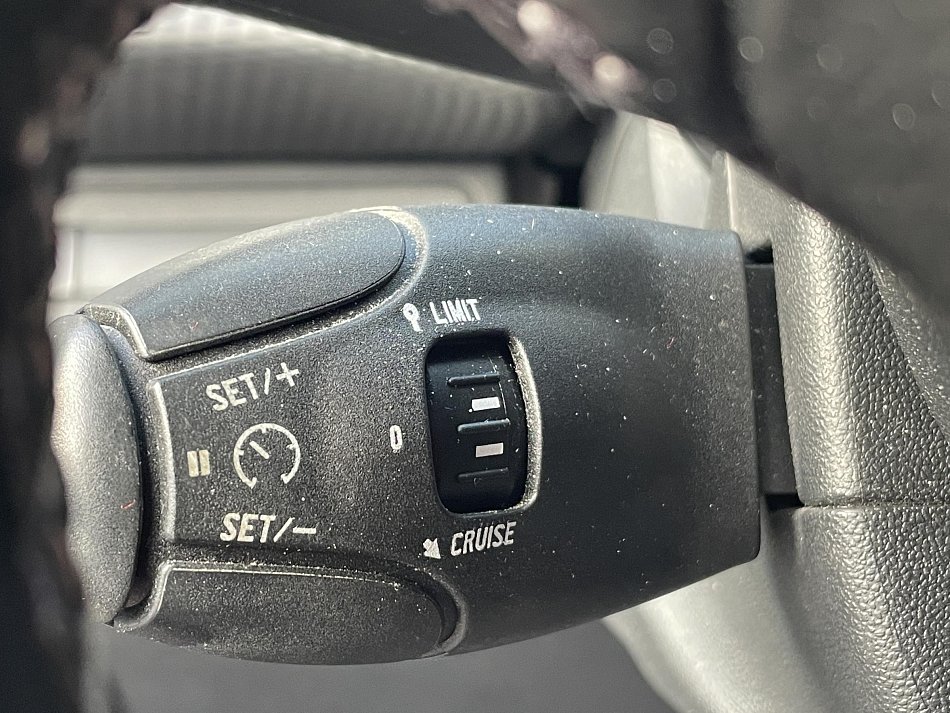 Peugeot 2008 1.2 PT Allure