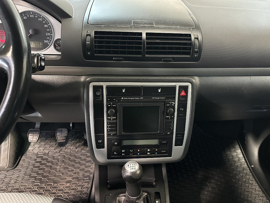 Volkswagen Sharan 2.0 TDi 