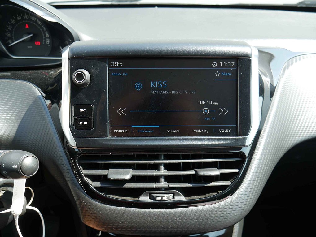 Peugeot 2008 1.2i 