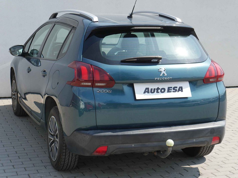Peugeot 2008 1.2i 