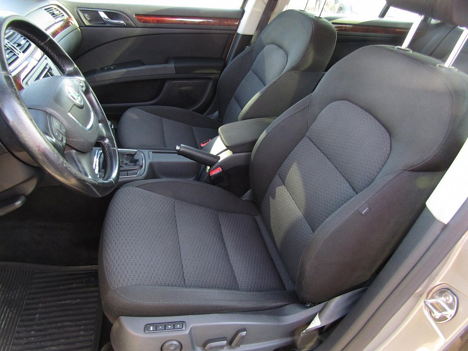 Škoda Superb II 2.0TDi Elegance