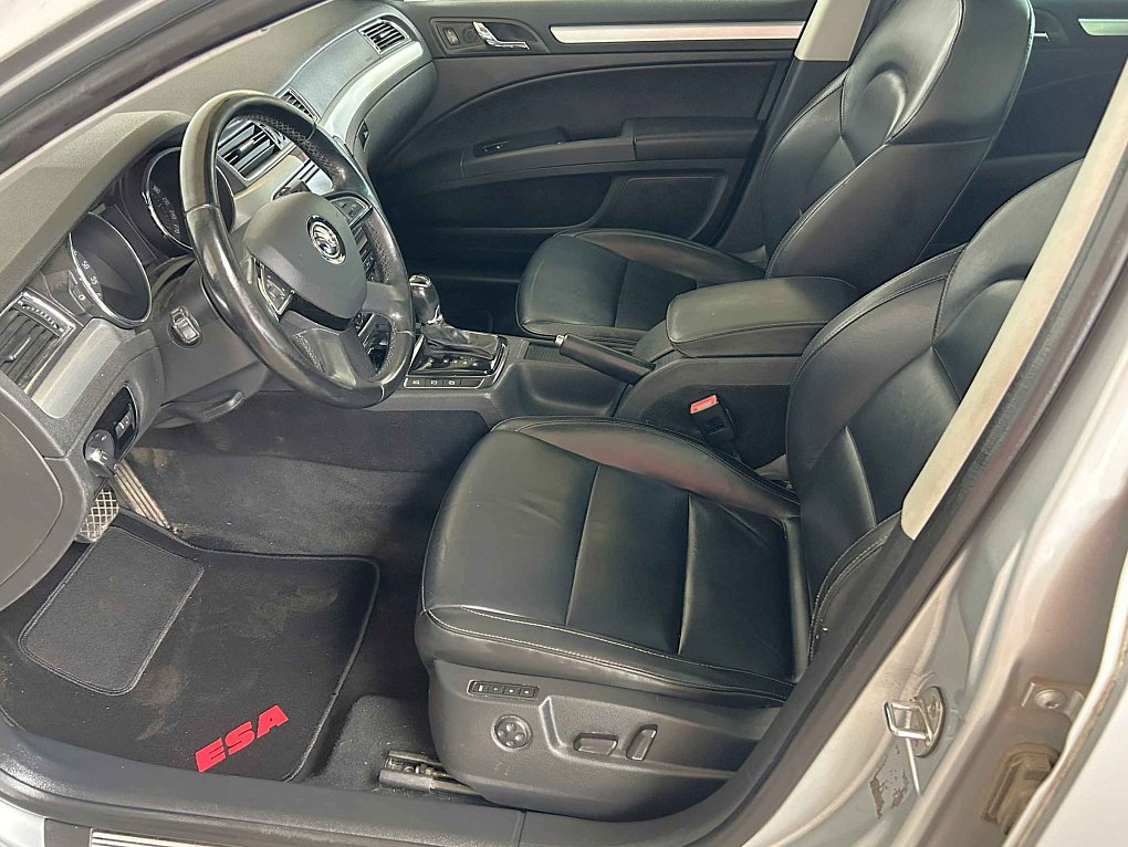 Škoda Superb II 2.0 TDi Elegance