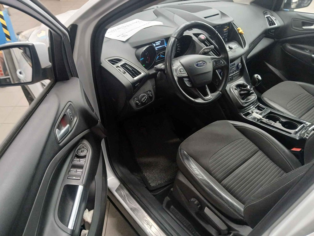 Ford Kuga 1.5 i Titanium
