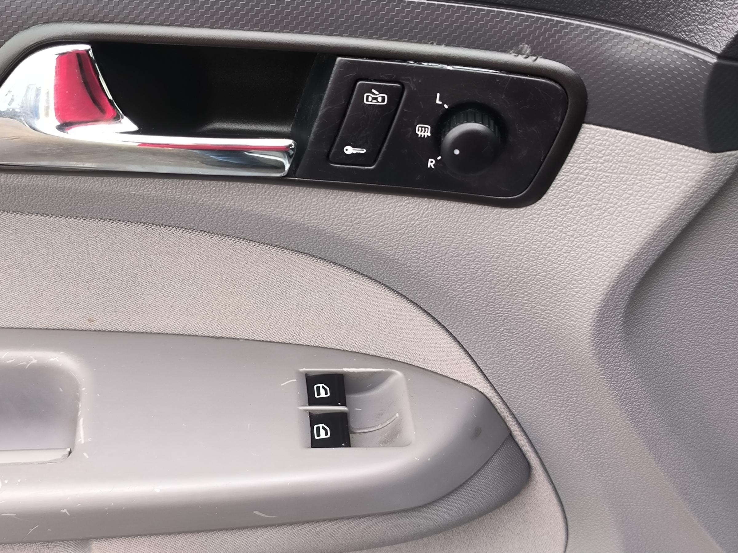 Volkswagen Caddy, 2005 - pohled č. 13