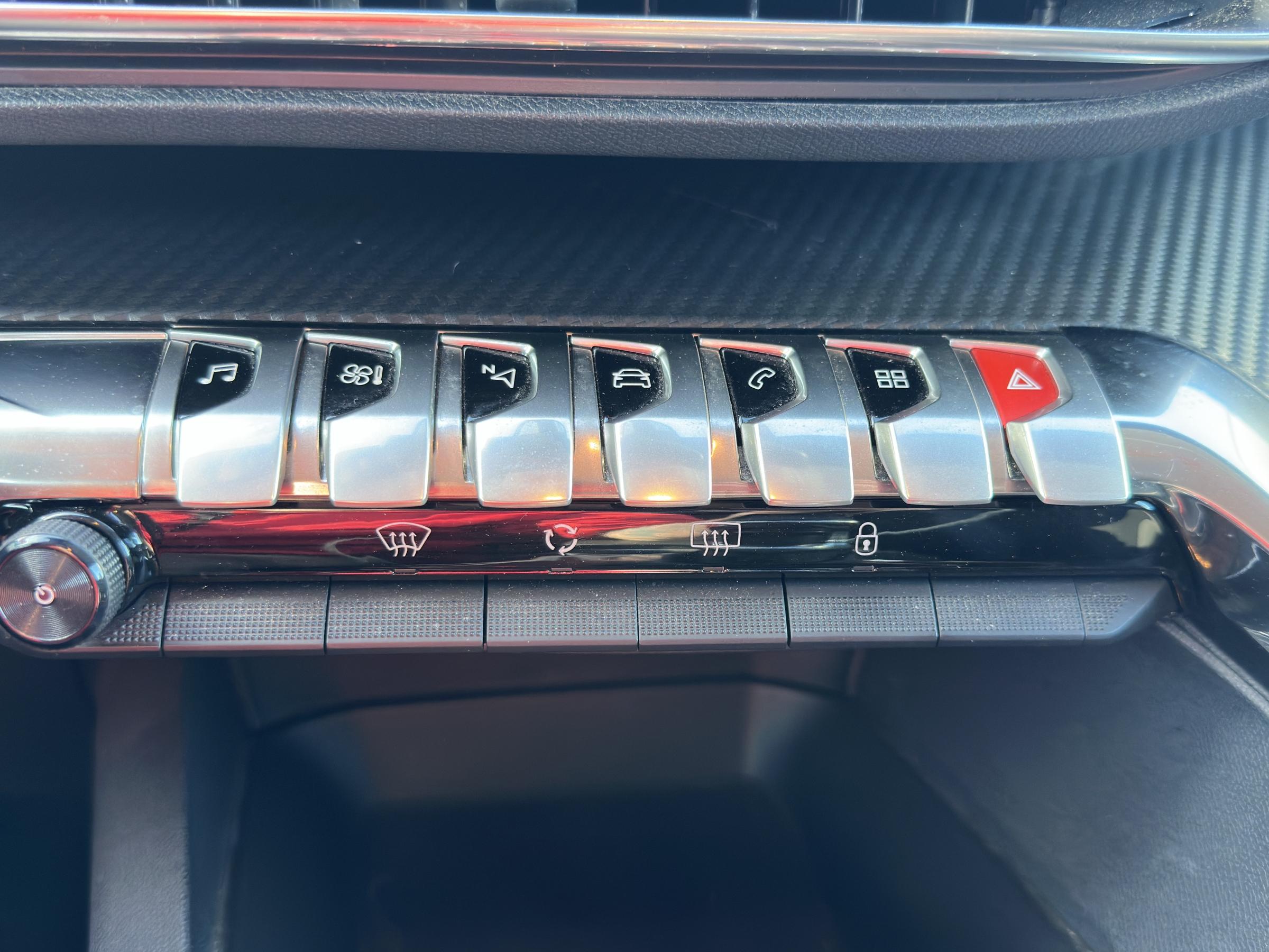 Peugeot 3008, 2019 - pohled č. 16