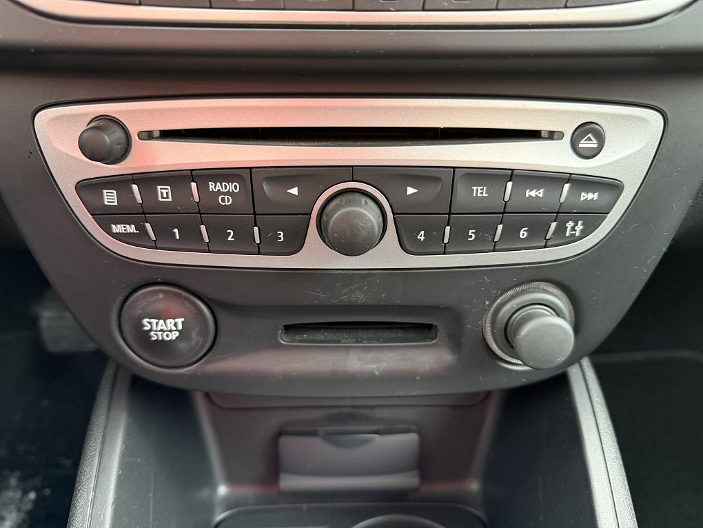 Renault Fluence 1.6i 