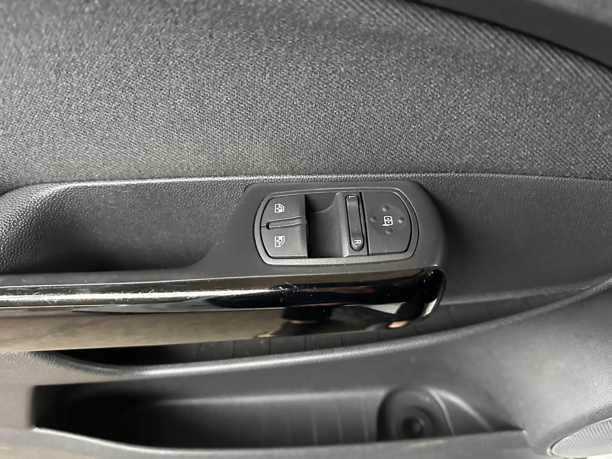 Opel Corsa, 2010 - pohled č. 18